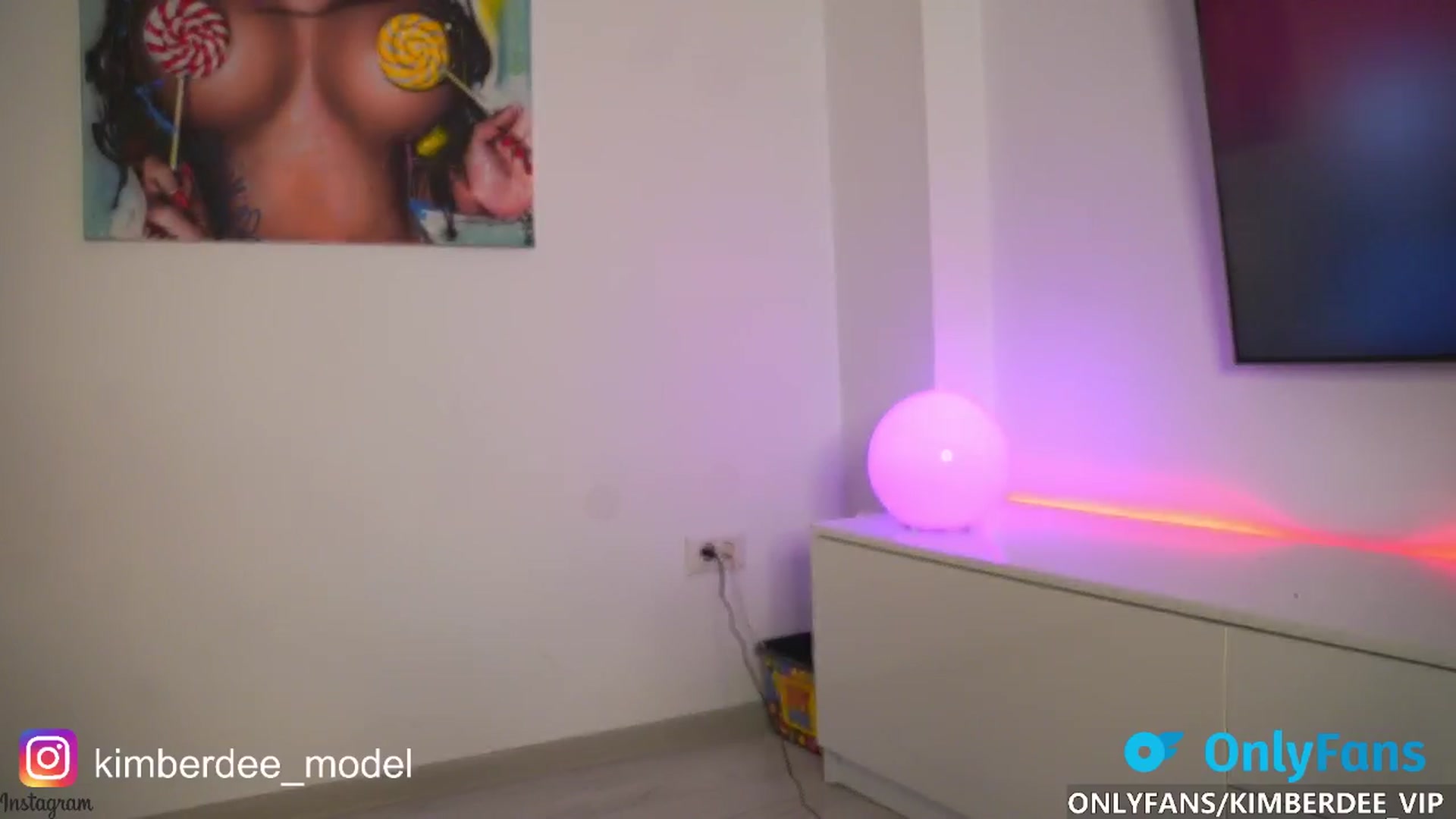 Gallery image thumbnail from Kimberdee's myfreecams stream on, 10/16/2024, 15:02 image 20 of 20