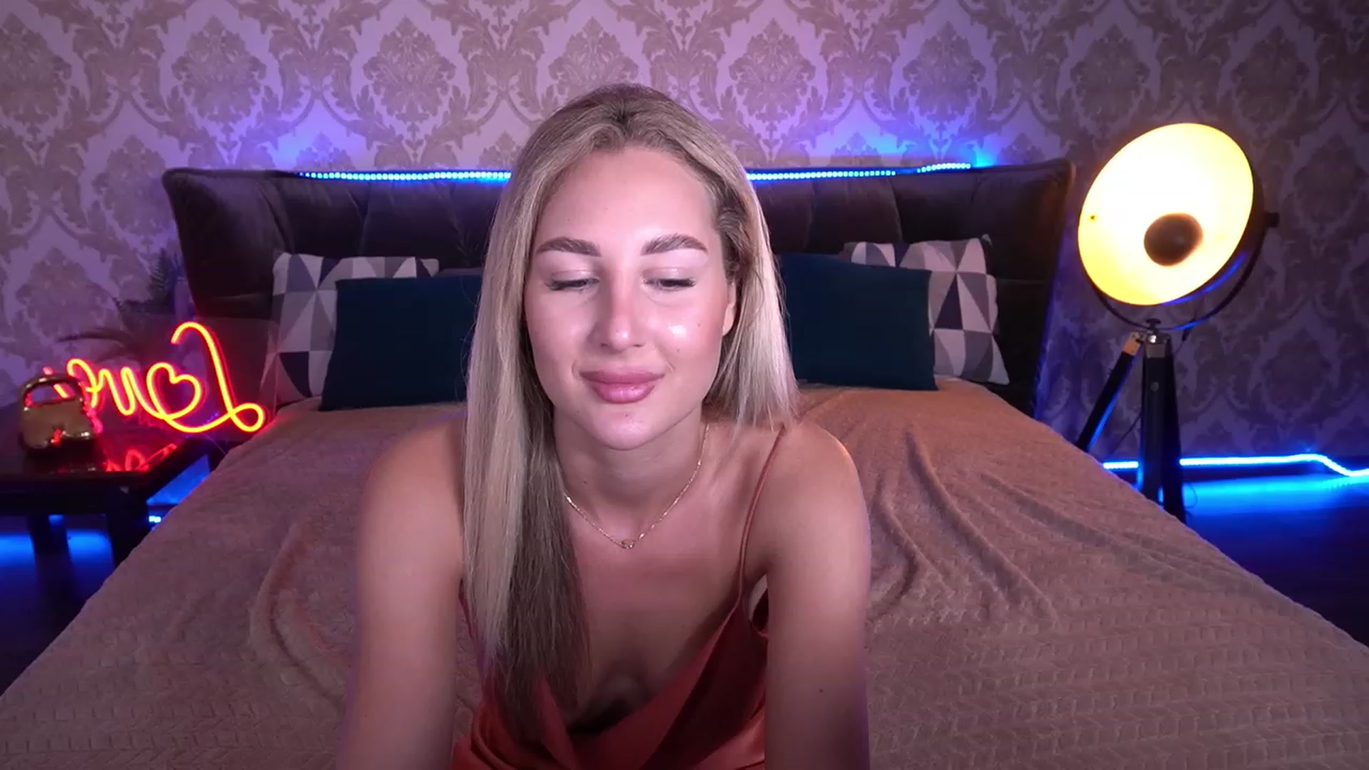 Gallery image thumbnail from KimberlyWorld's myfreecams stream on, 06/26/2023, 15:14 image 4 of 20