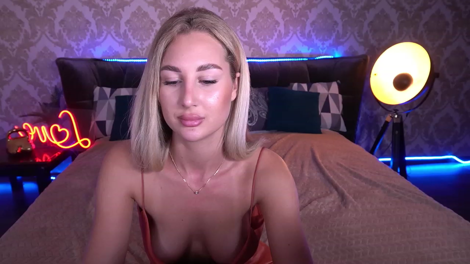 Gallery image thumbnail from KimberlyWorld's myfreecams stream on, 06/26/2023, 15:14 image 16 of 20