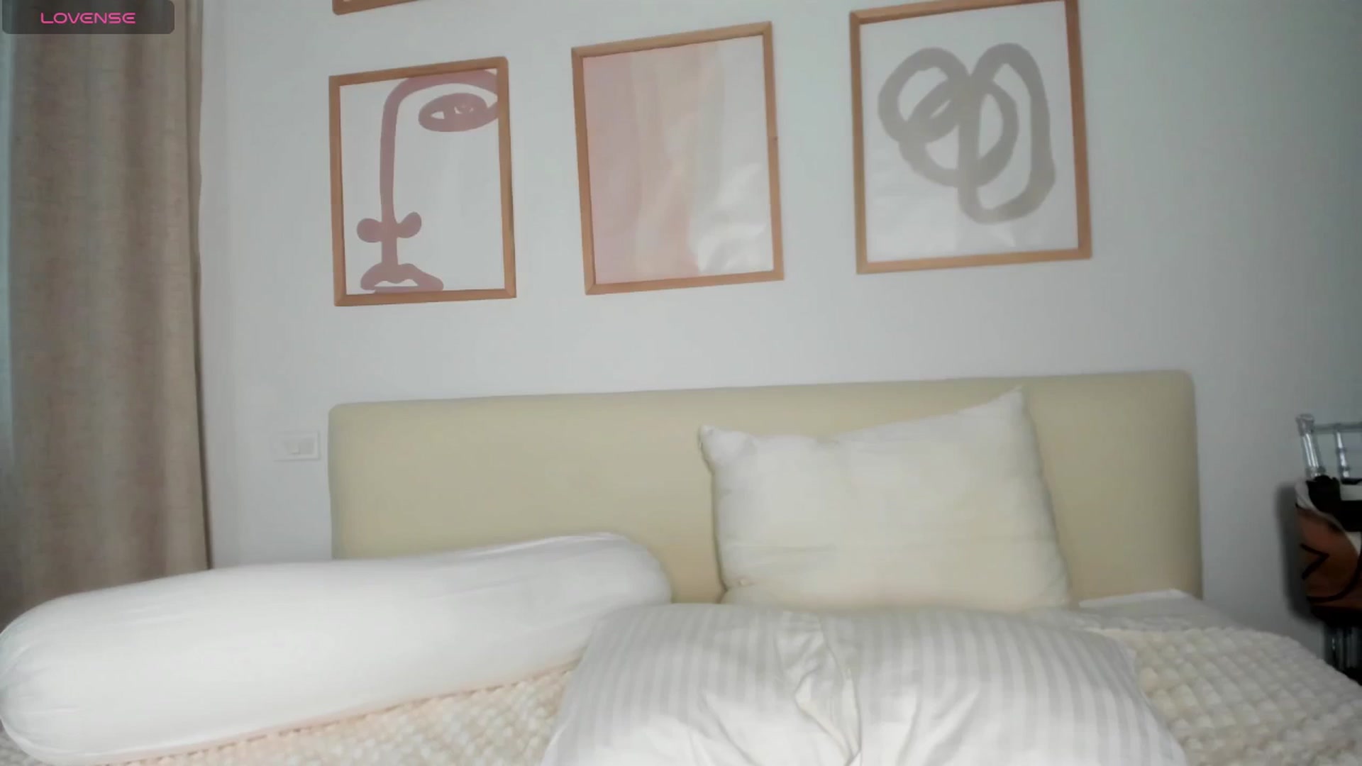 Gallery image thumbnail from Kimberly_Sky's myfreecams stream on, 04/22/2026, 05:08 image 19 of 20
