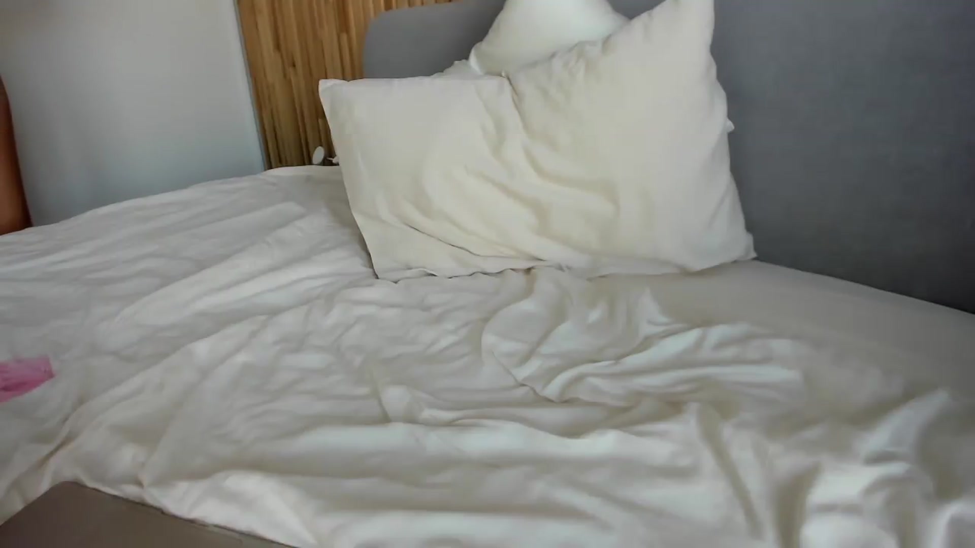 Gallery image thumbnail from Kimberly_Sky's myfreecams stream on, 06/20/2026, 13:29 image 4 of 20