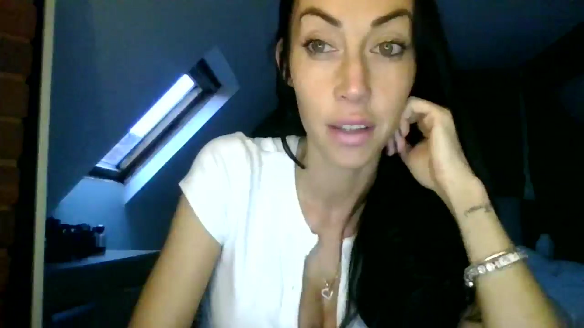 Gallery image thumbnail from Kimbrown83's myfreecams stream on, 01/21/2026, 16:21 image 11 of 20