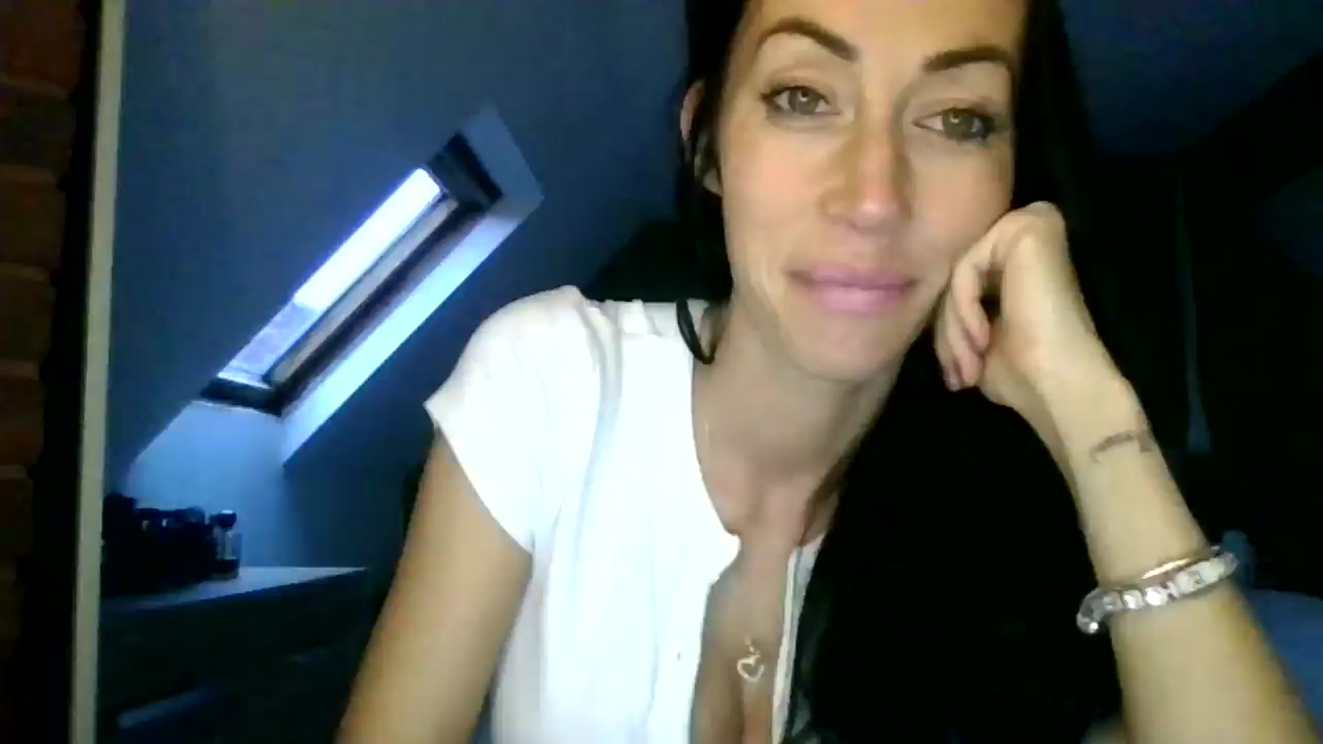 Gallery image thumbnail from Kimbrown83's myfreecams stream on, 01/21/2026, 16:21 image 10 of 20