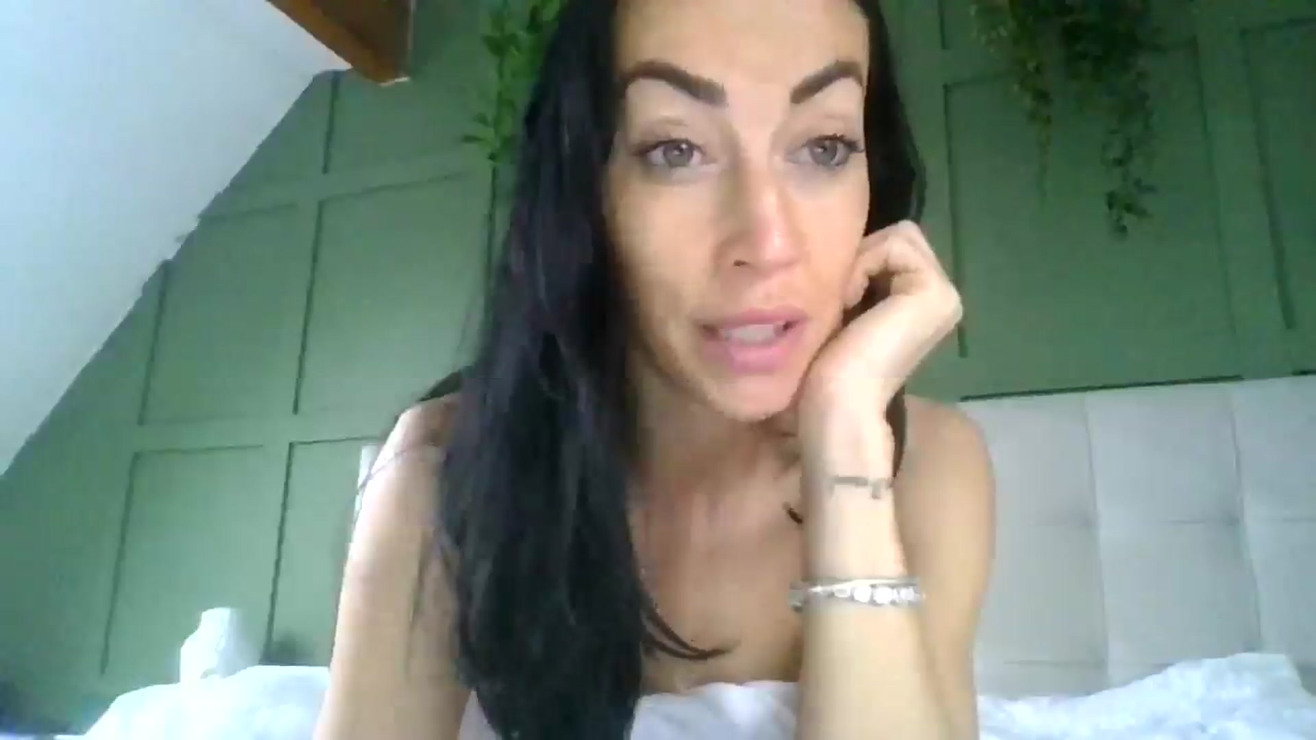 Gallery image thumbnail from Kimbrown83's myfreecams stream on, 01/25/2026, 12:47 image 11 of 20