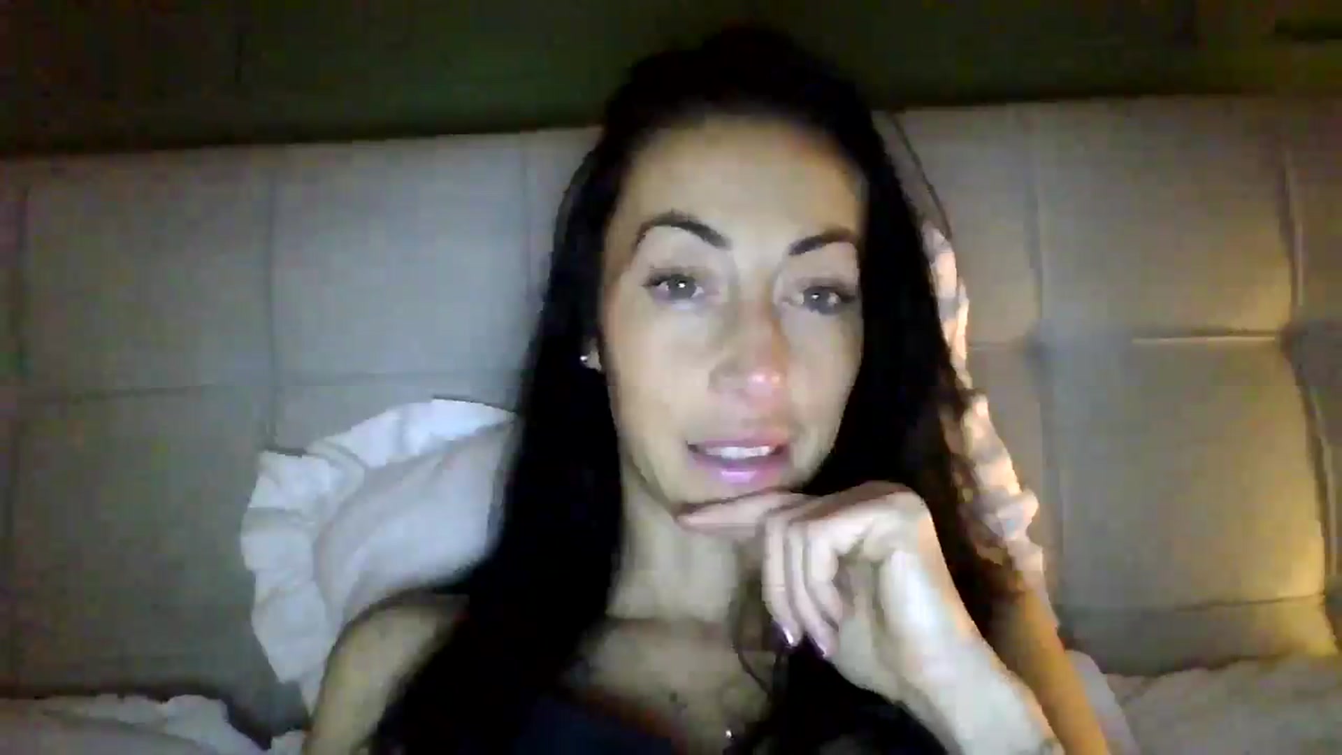 Gallery image thumbnail from Kimbrown83's myfreecams stream on, 01/26/2026, 20:23 image 12 of 20