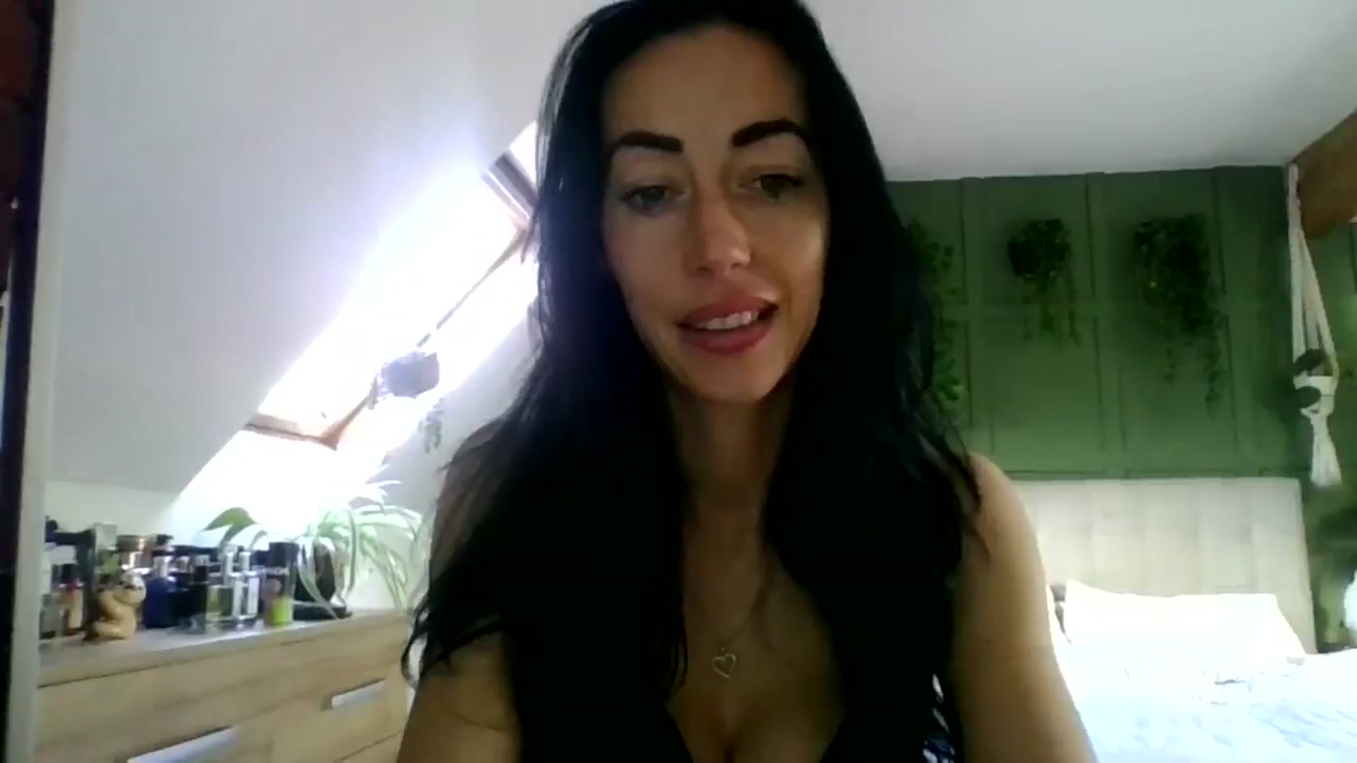 Gallery image thumbnail from Kimbrown83's myfreecams stream on, 01/31/2026, 10:28 image 15 of 20