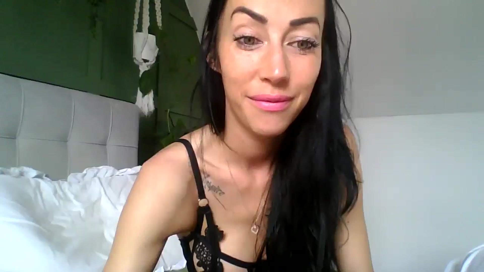 Gallery image thumbnail from Kimbrown83's myfreecams stream on, 04/11/2026, 12:47 image 14 of 20
