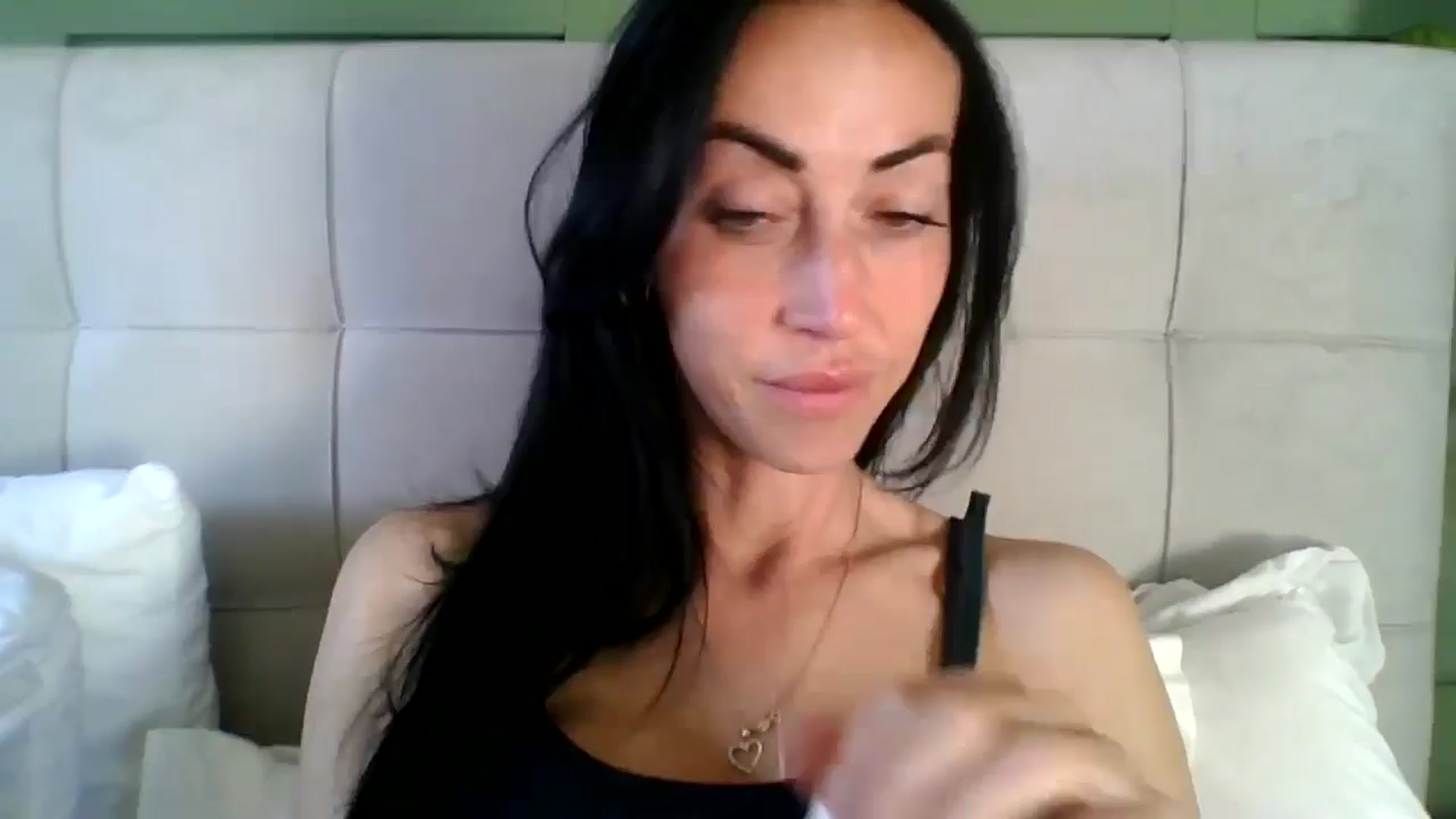 Gallery image thumbnail from Kimbrown83's myfreecams stream on, 04/25/2026, 18:15 image 1 of 20