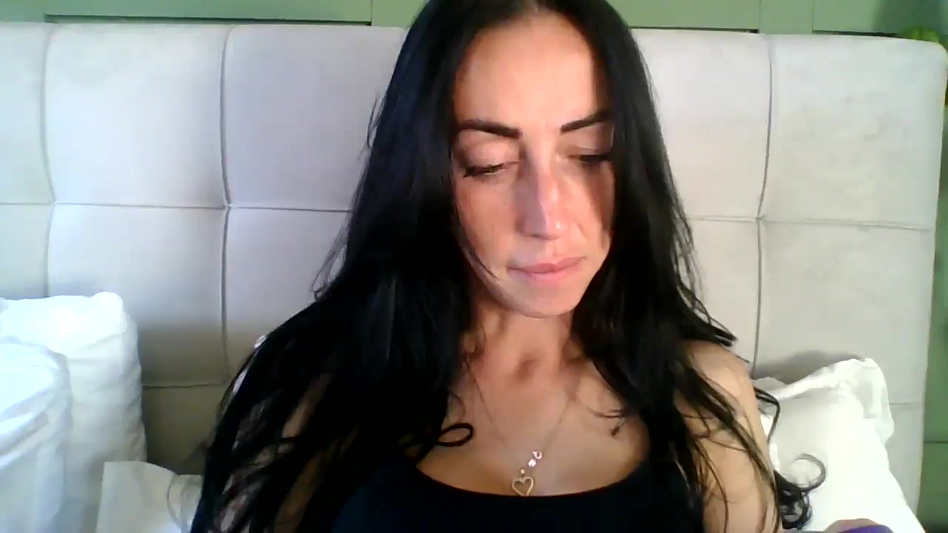 Gallery image thumbnail from Kimbrown83's myfreecams stream on, 04/25/2026, 18:15 image 5 of 20