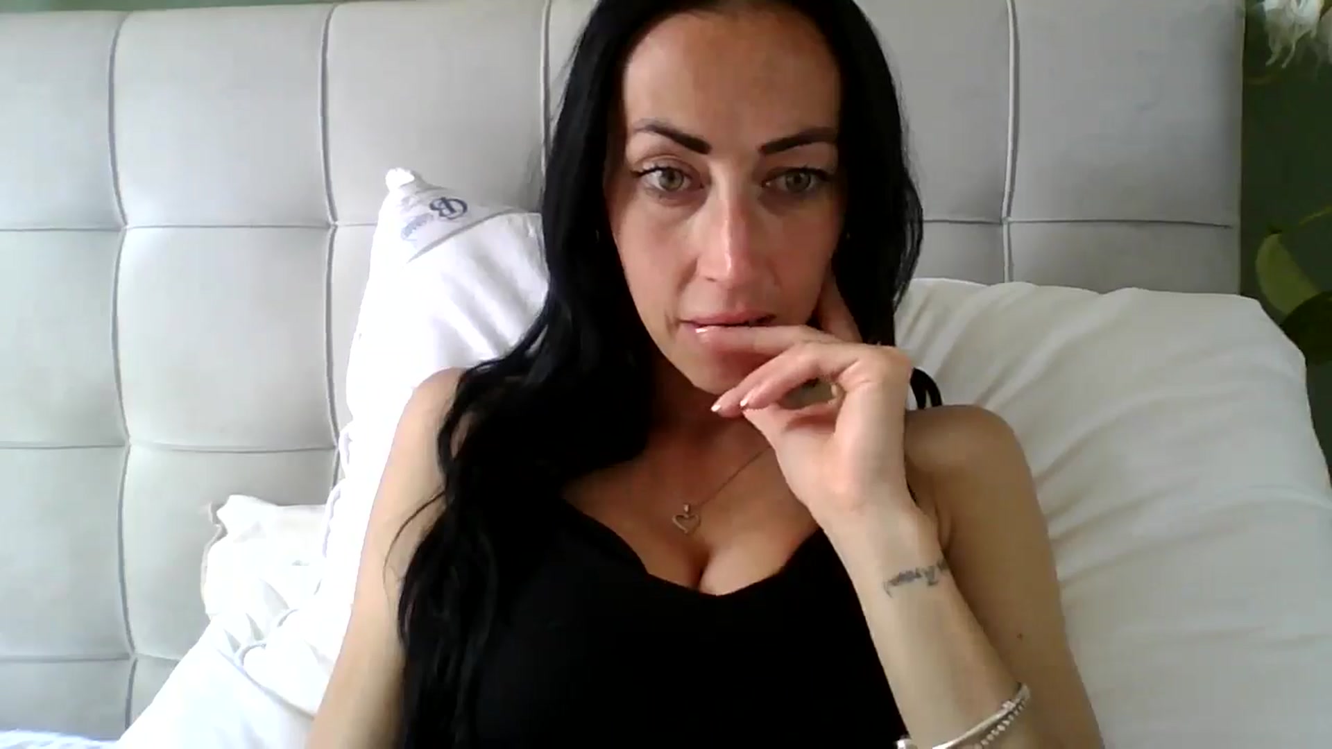 Gallery image thumbnail from Kimbrown83's myfreecams stream on, 05/09/2026, 14:15 image 3 of 20