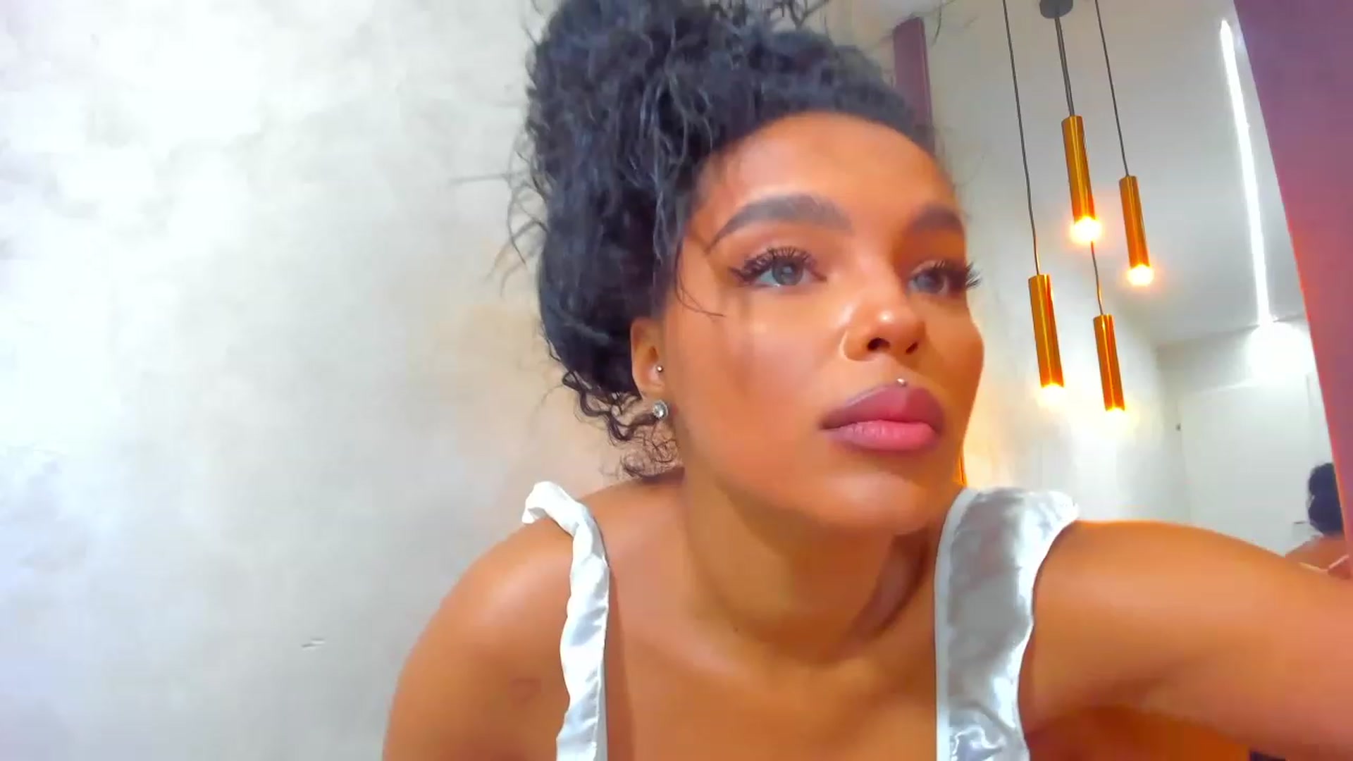 Gallery image thumbnail from KimiBrown's myfreecams stream on, 12/24/2022, 10:14 image 7 of 20