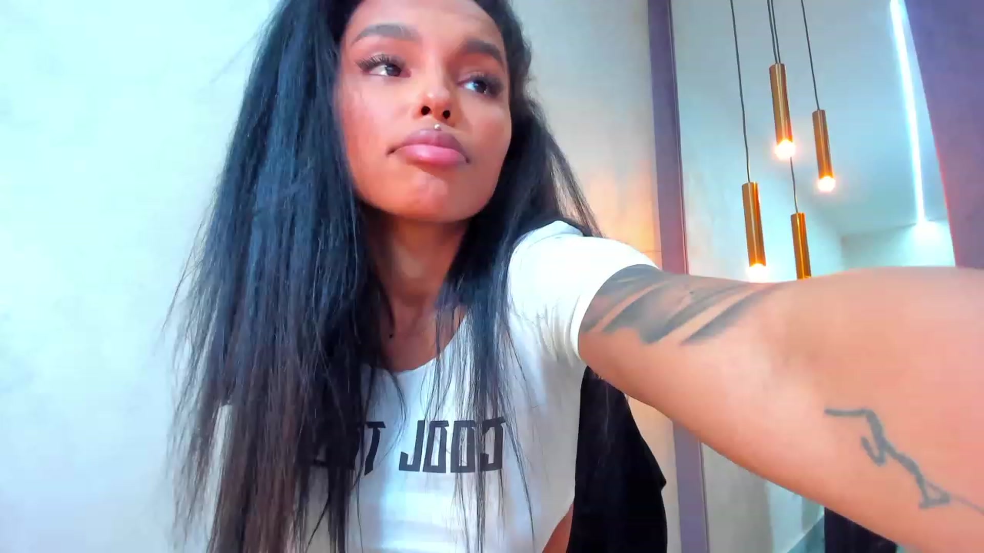 Gallery image thumbnail from KimiBrown's myfreecams stream on, 03/30/2023, 09:20 image 6 of 20