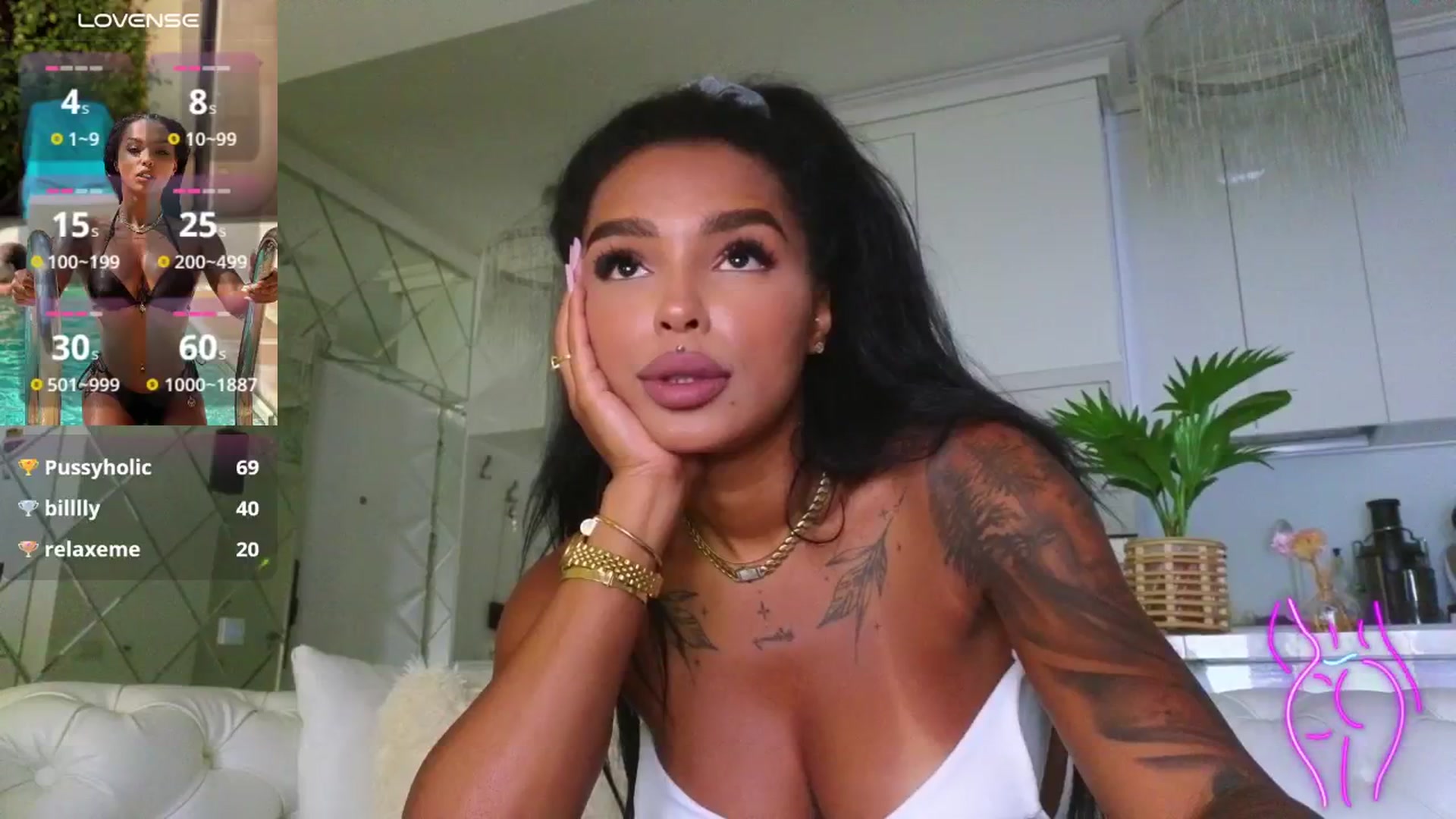 Gallery image thumbnail from KimiBrown's myfreecams stream on, 06/30/2025, 19:12 image 18 of 20