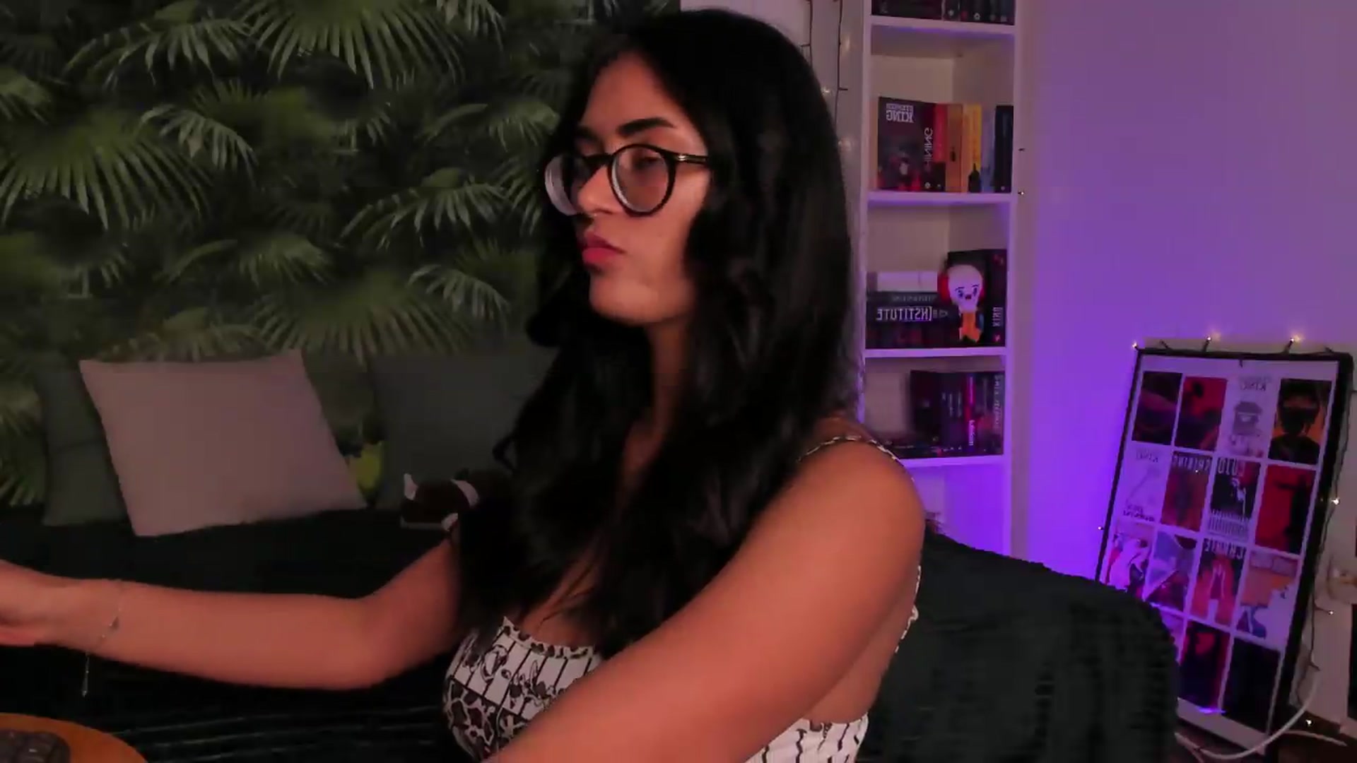 Gallery image thumbnail from Kimi_ko_'s myfreecams stream on, 08/09/2026, 17:59 image 6 of 20