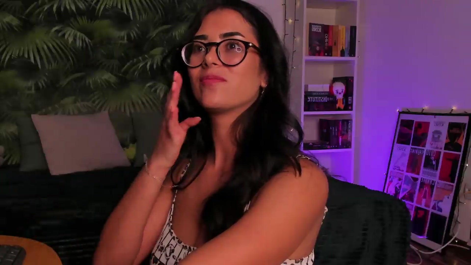 Gallery image thumbnail from Kimi_ko_'s myfreecams stream on, 08/09/2026, 17:59 image 11 of 20
