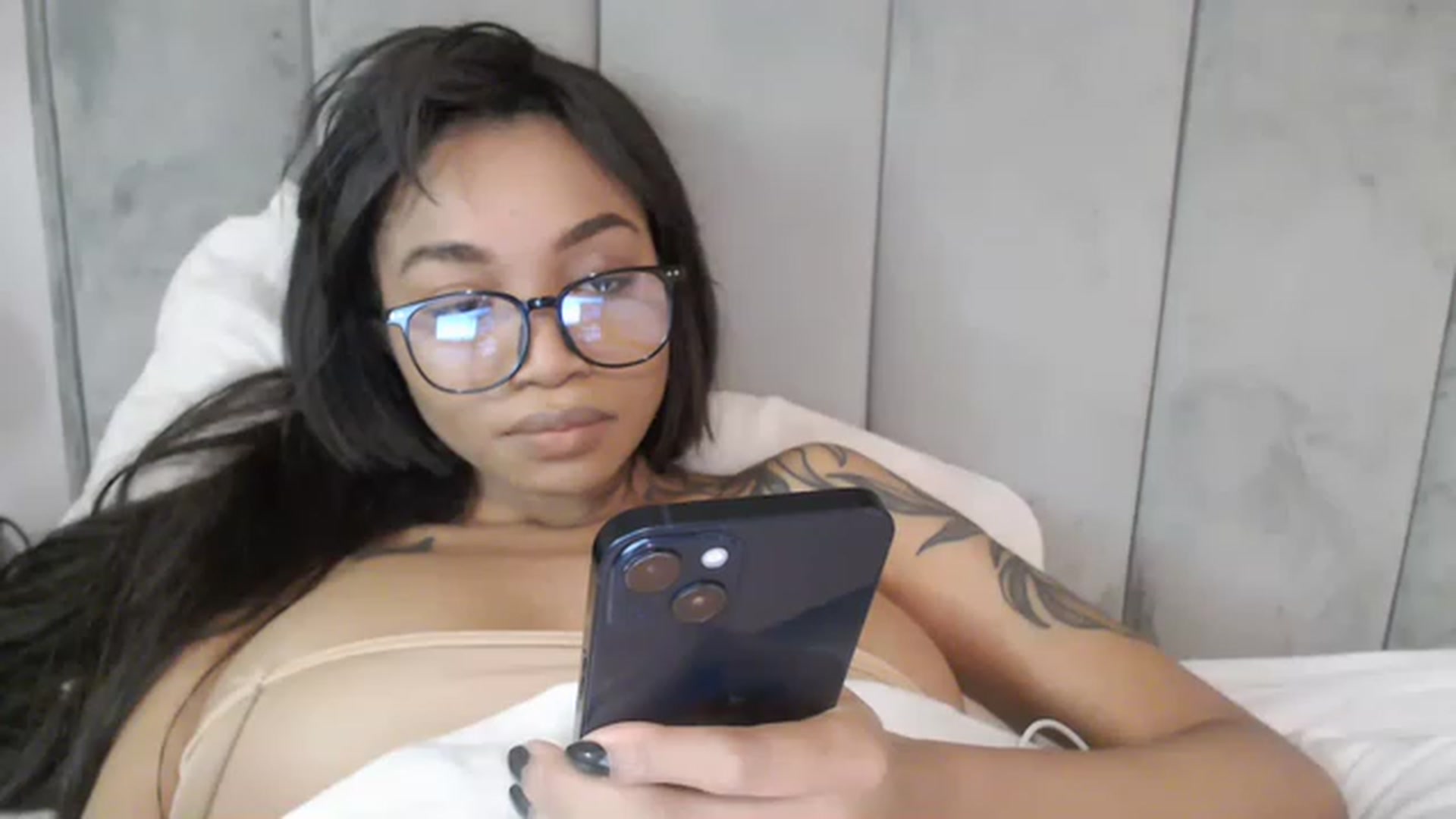 Gallery image thumbnail from KimmiDoka's myfreecams stream on, 11/22/2022, 14:12 image 7 of 20