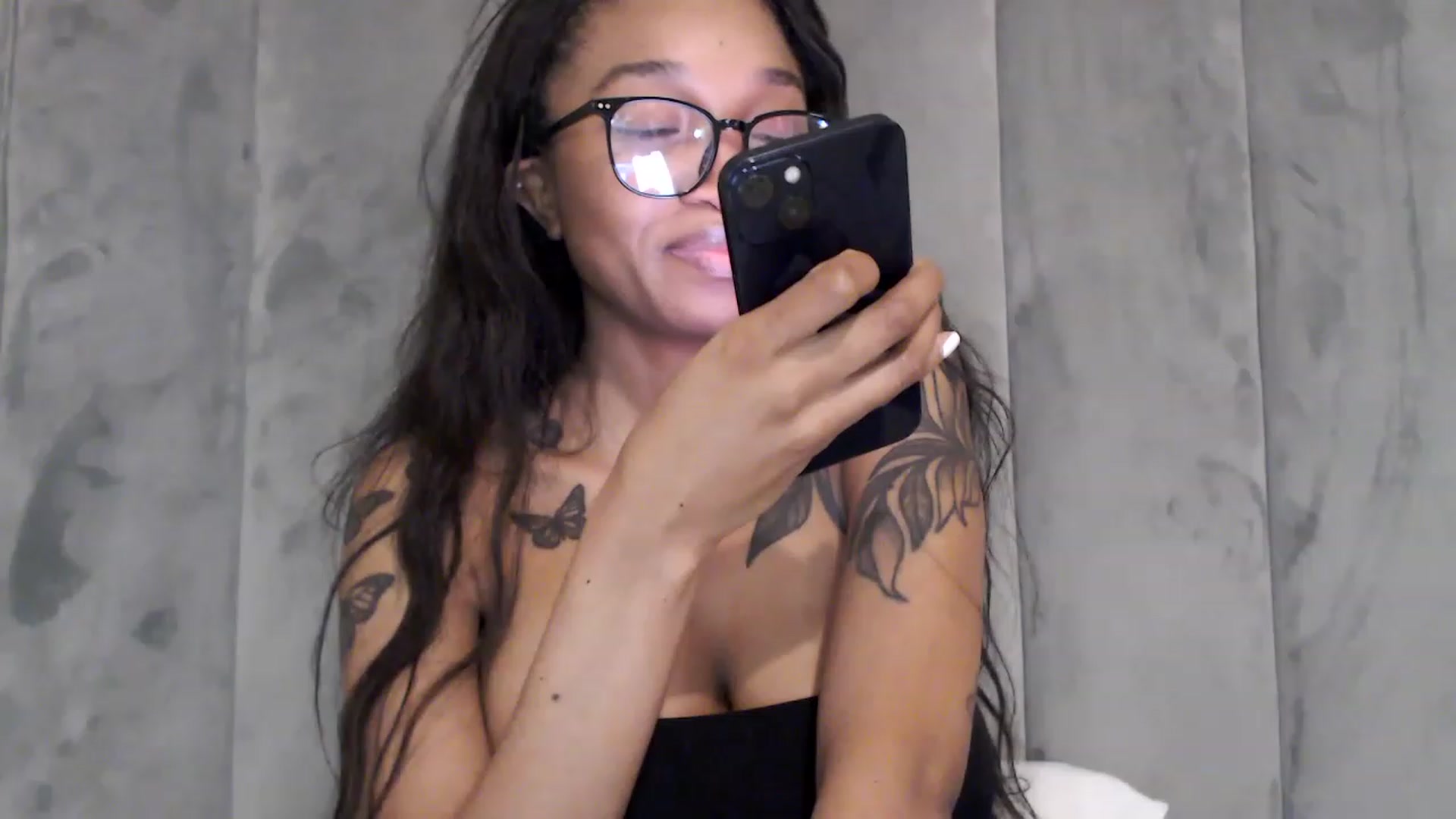Gallery image thumbnail from KimmiDoka's myfreecams stream on, 12/31/2022, 17:53 image 2 of 20