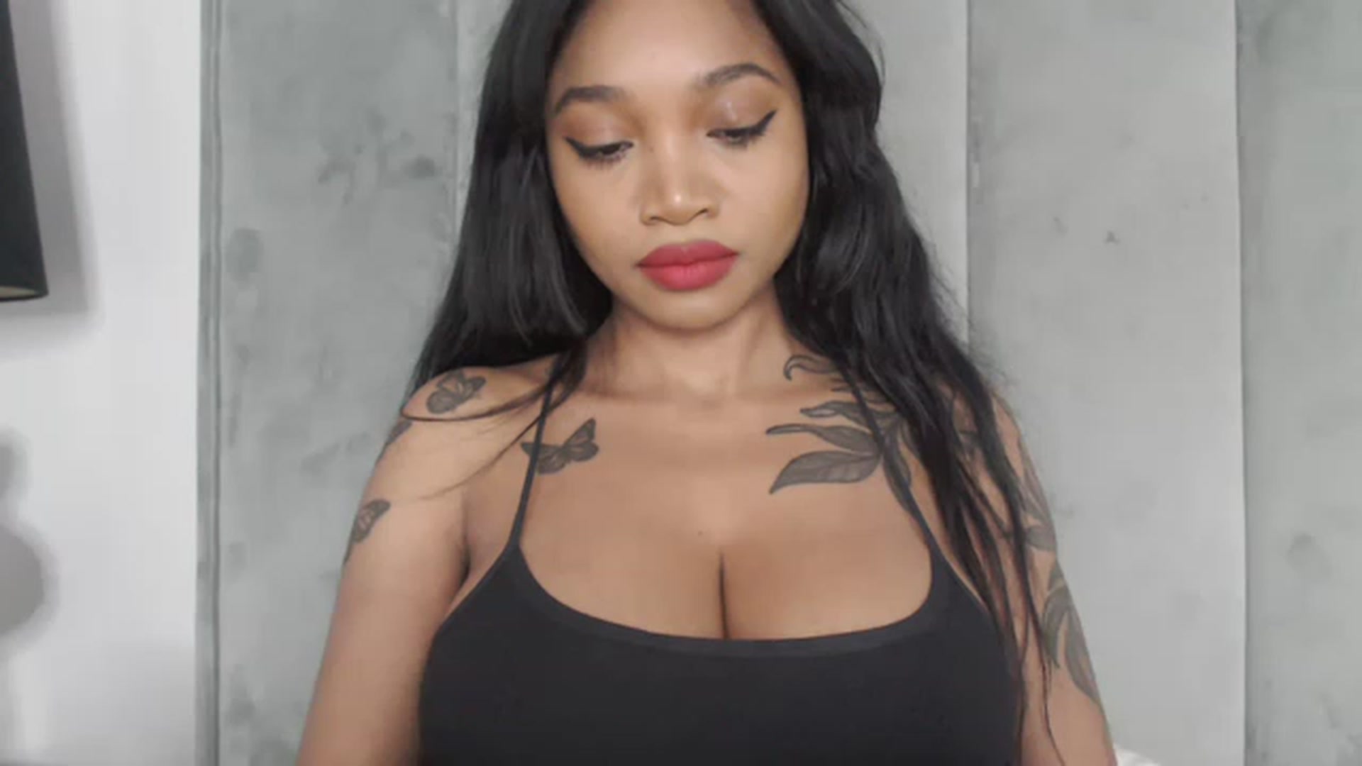 Gallery image thumbnail from KimmiDoka's myfreecams stream on, 05/22/2023, 10:11 image 2 of 20