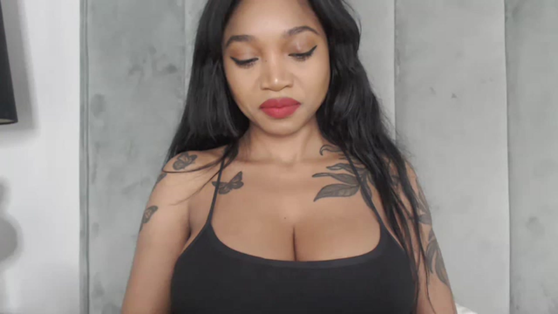 Gallery image thumbnail from KimmiDoka's myfreecams stream on, 05/22/2023, 10:11 image 3 of 20