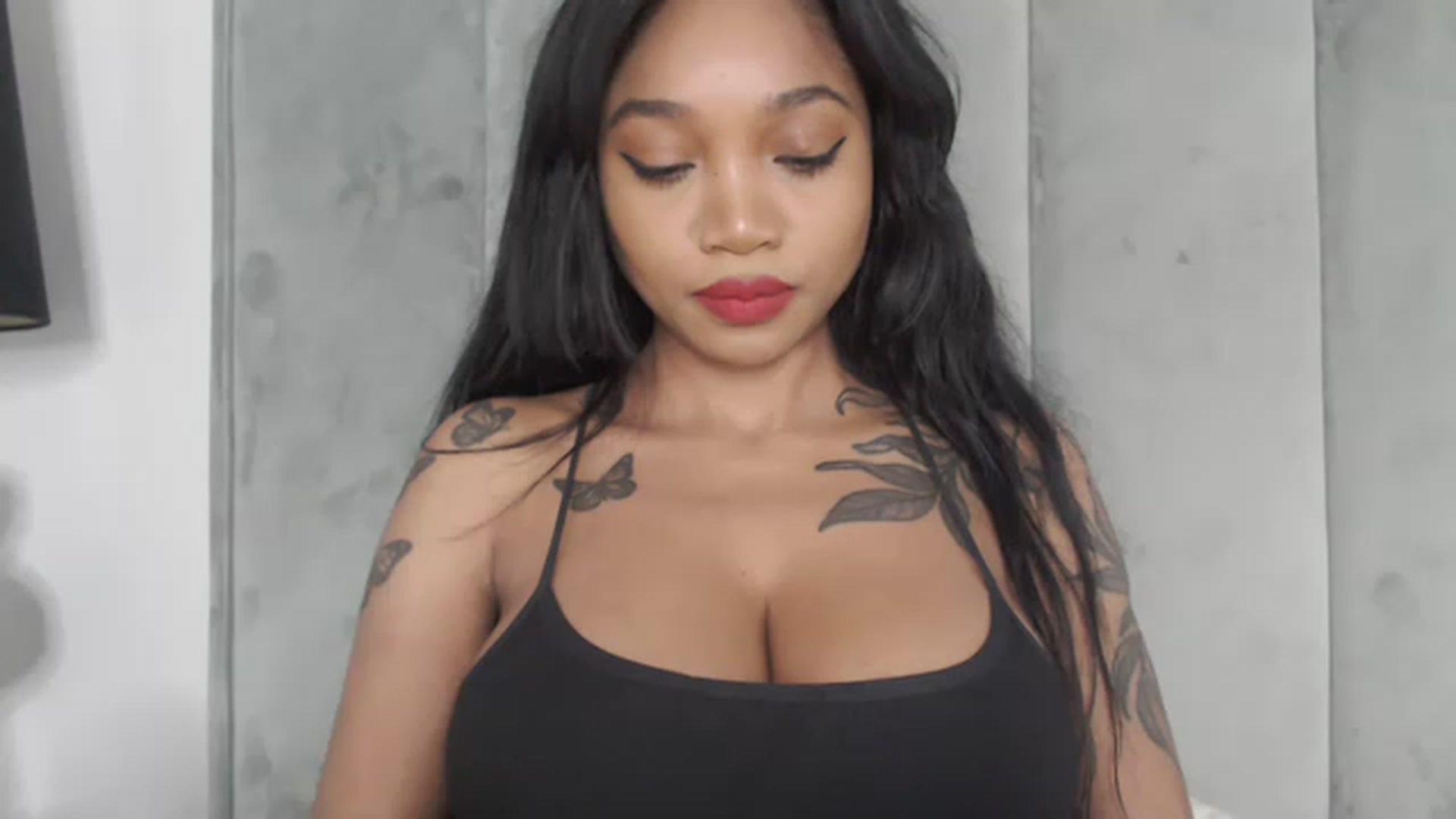 Gallery image thumbnail from KimmiDoka's myfreecams stream on, 05/22/2023, 10:11 image 6 of 20