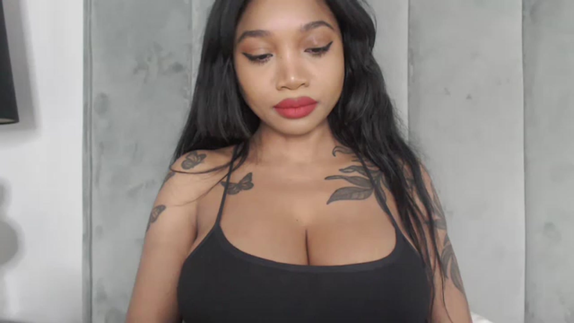 Gallery image thumbnail from KimmiDoka's myfreecams stream on, 05/22/2023, 10:11 image 1 of 20
