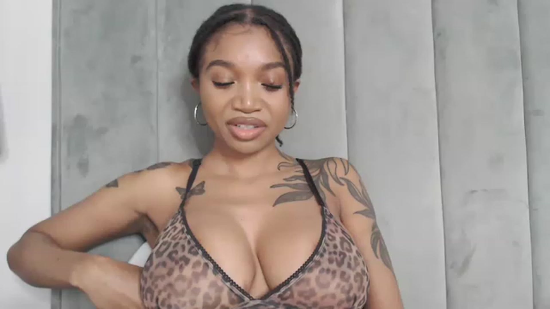 Gallery image thumbnail from KimmiDoka's myfreecams stream on, 06/04/2023, 17:19 image 13 of 20