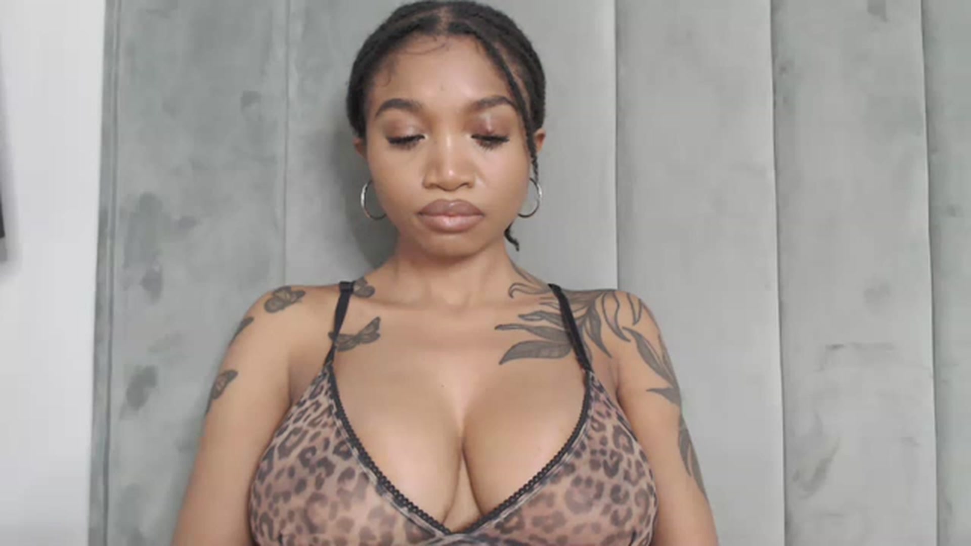 Gallery image thumbnail from KimmiDoka's myfreecams stream on, 06/04/2023, 17:19 image 4 of 20