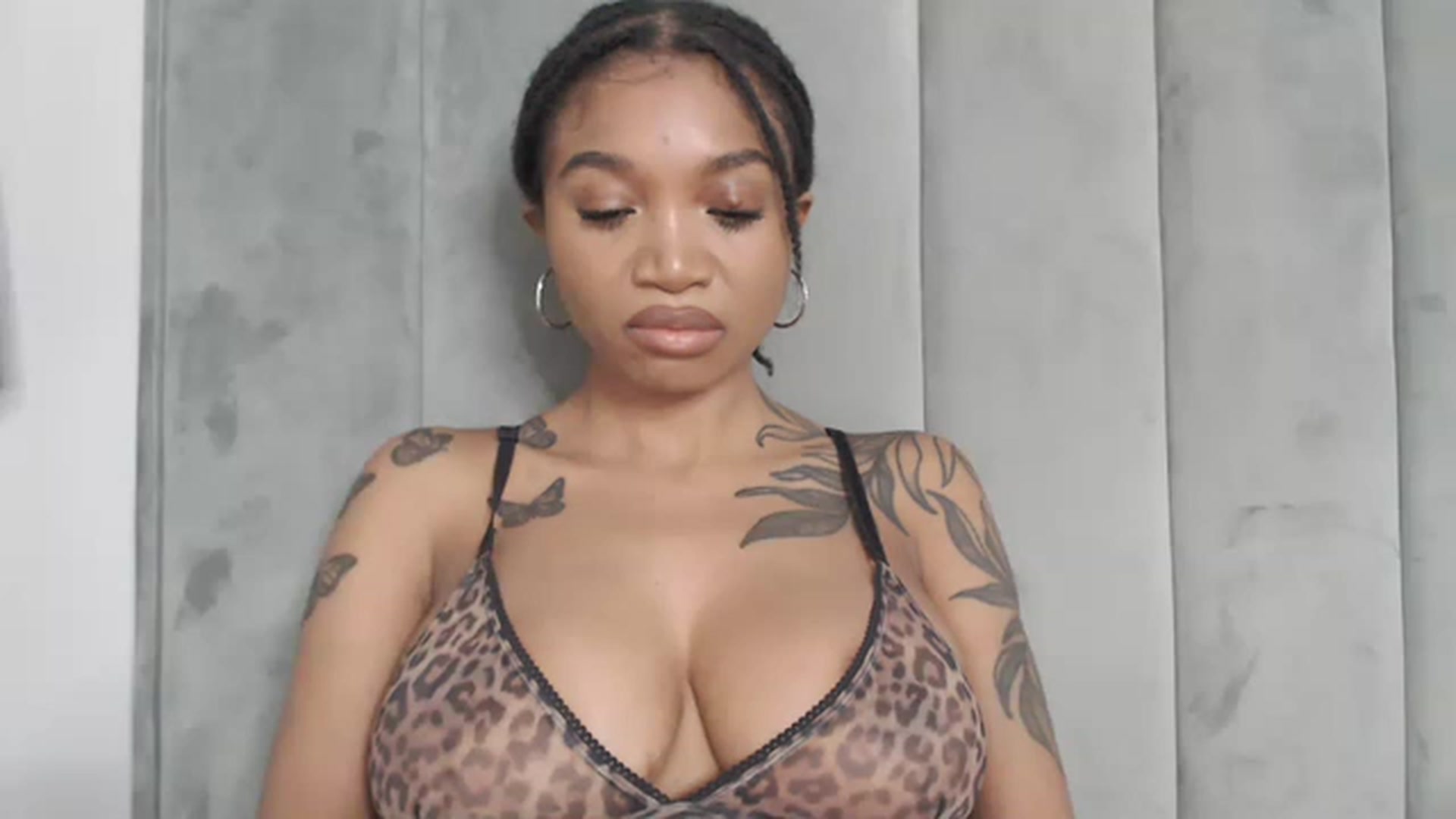 Gallery image thumbnail from KimmiDoka's myfreecams stream on, 06/04/2023, 17:19 image 9 of 20