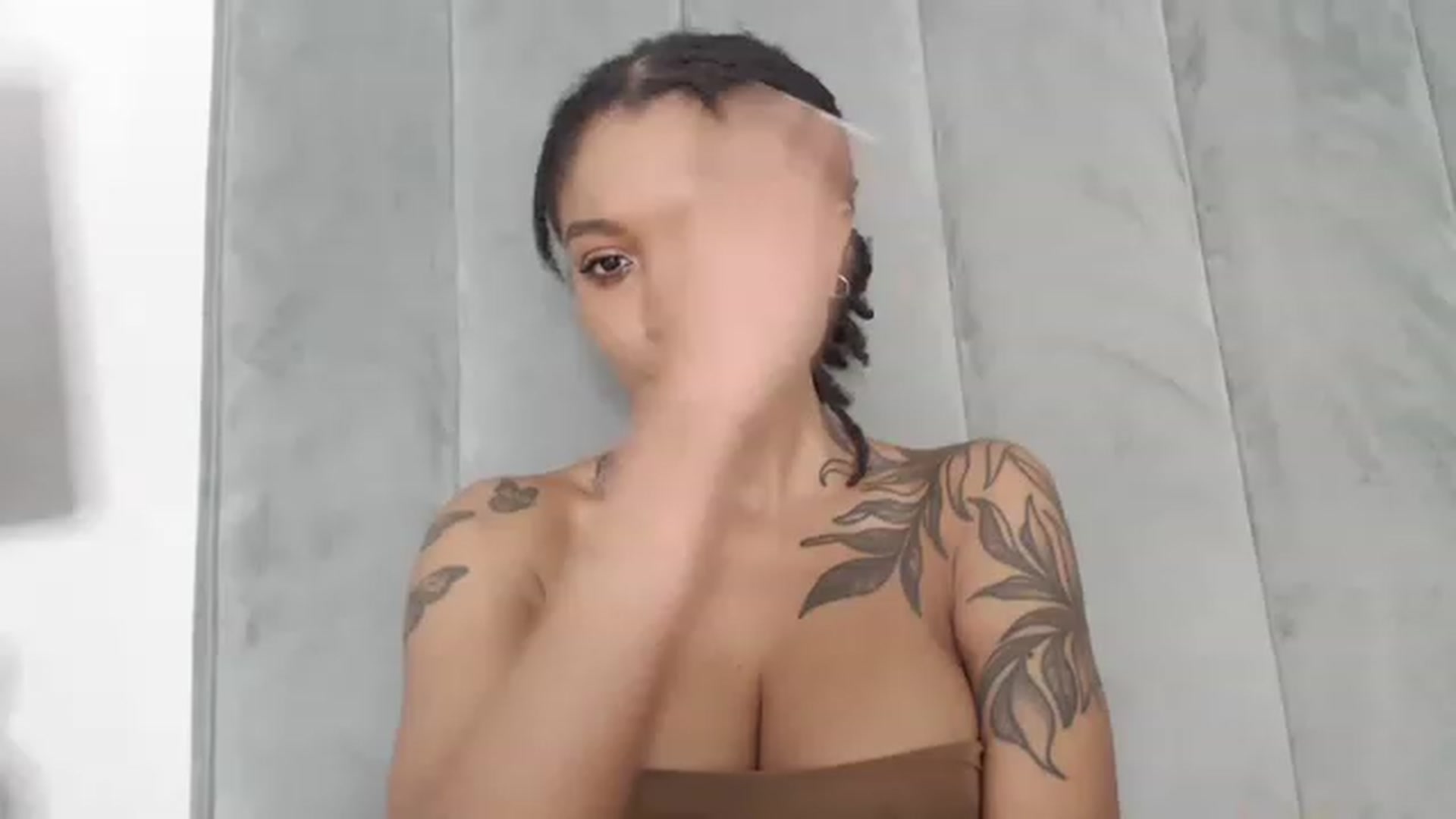 Gallery image thumbnail from KimmiDoka's myfreecams stream on, 06/21/2023, 12:39 image 11 of 20