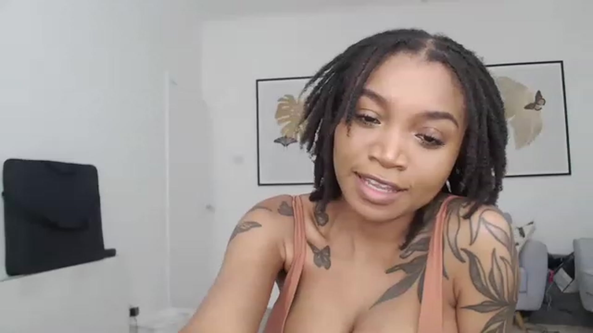 Gallery image thumbnail from KimmiDoka's myfreecams stream on, 06/28/2023, 14:52 image 16 of 20
