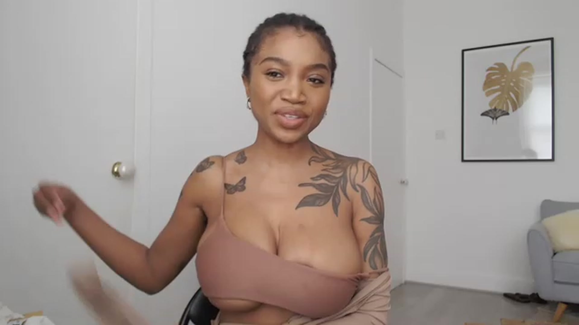 Gallery image thumbnail from KimmiDoka's myfreecams stream on, 07/26/2023, 16:19 image 8 of 20