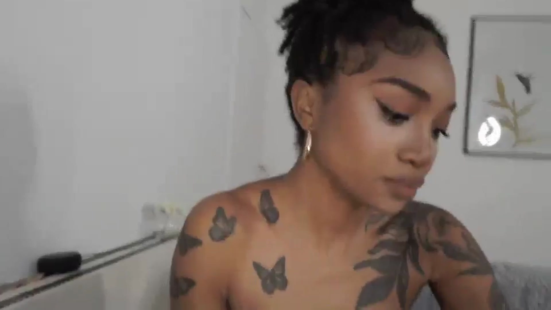 Gallery image thumbnail from KimmiDoka's myfreecams stream on, 02/05/2024, 17:29 image 4 of 20