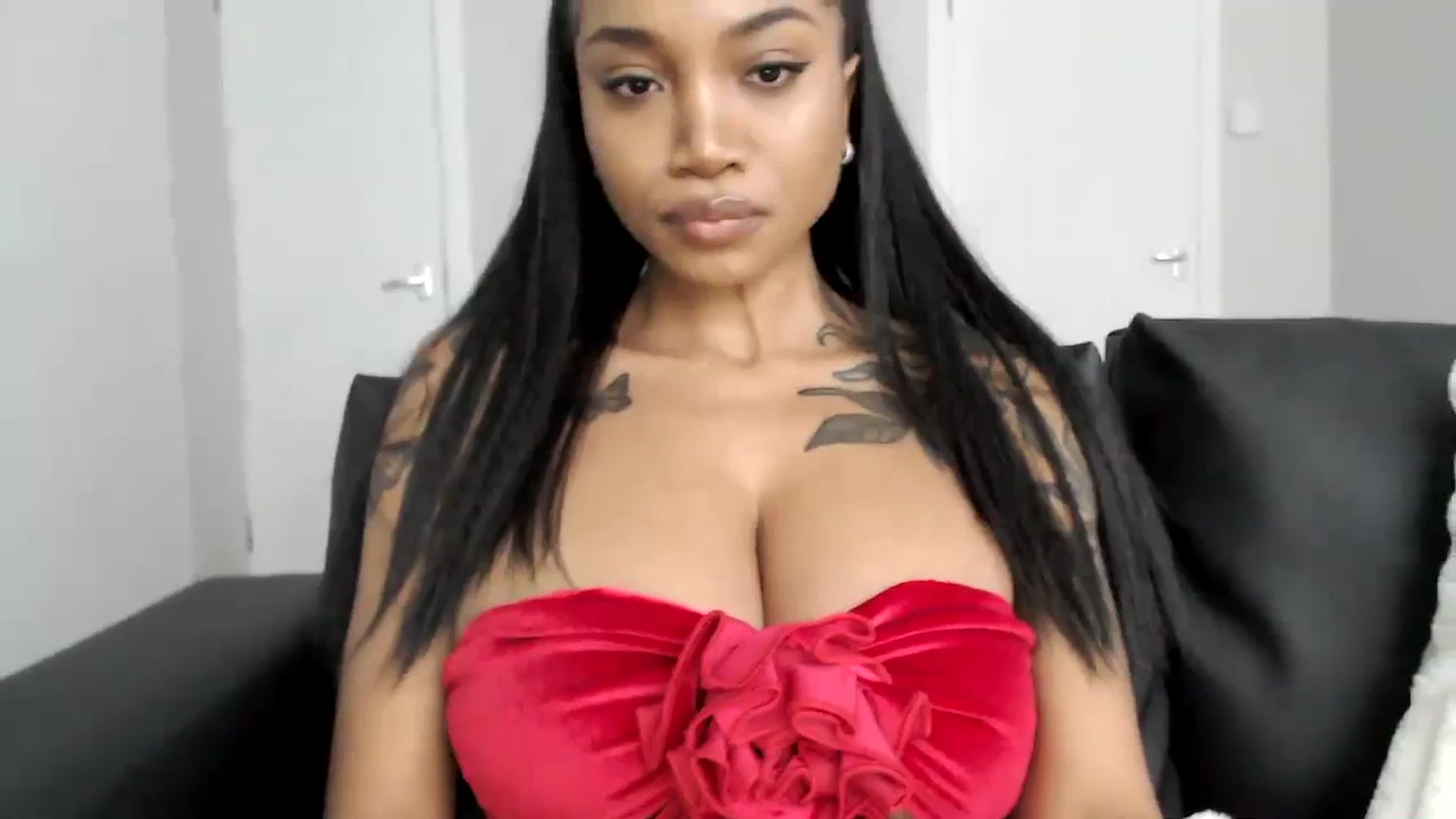Gallery image thumbnail from KimmiDoka's myfreecams stream on, 04/04/2024, 17:34 image 2 of 20