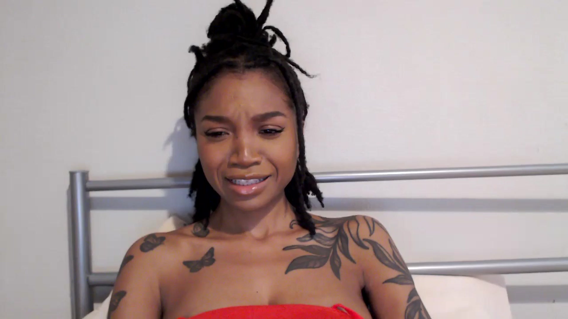 Gallery image thumbnail from KimmiDoka's myfreecams stream on, 04/27/2024, 19:13 image 19 of 20