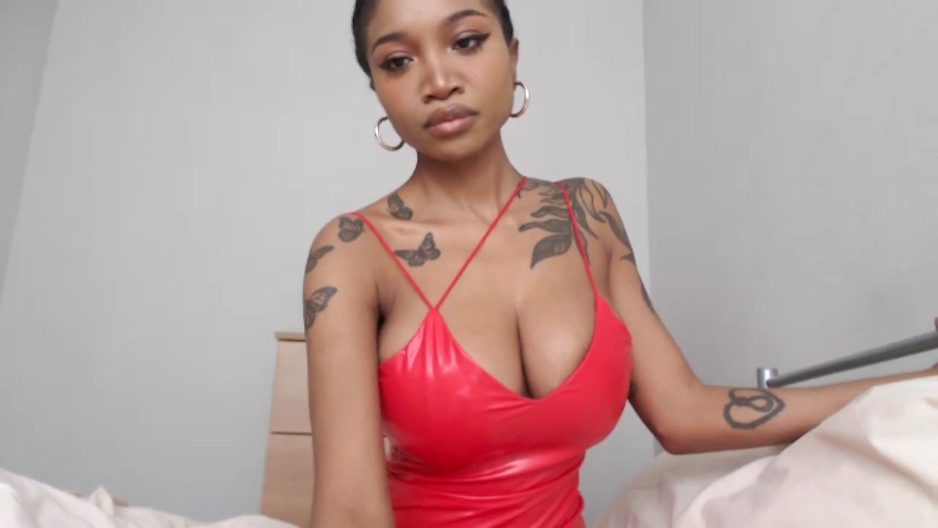 Gallery image thumbnail from KimmiDoka's myfreecams stream on, 05/06/2024, 13:41 image 7 of 20