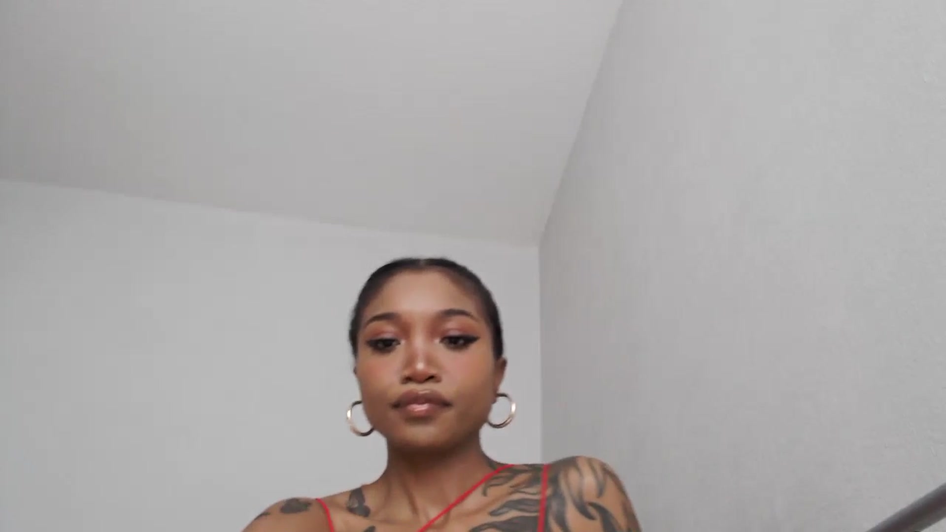 Gallery image thumbnail from KimmiDoka's myfreecams stream on, 05/06/2024, 13:41 image 9 of 20