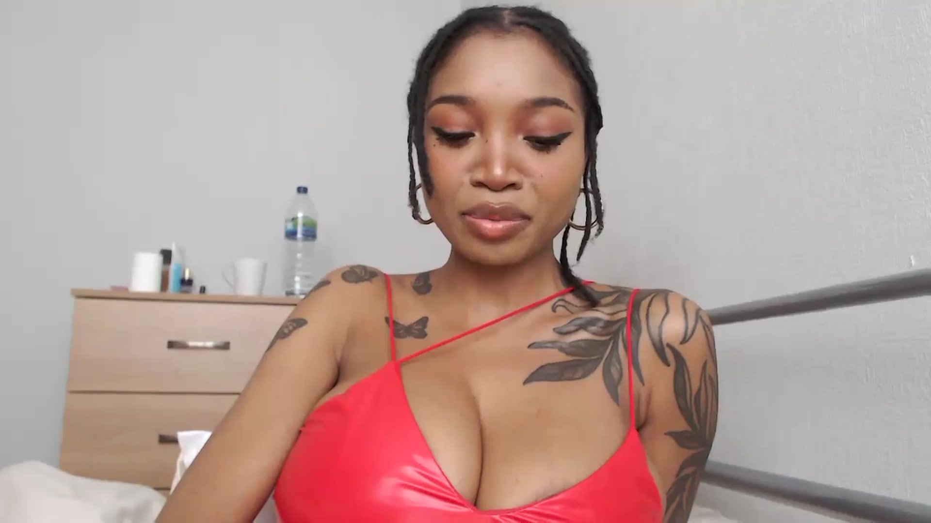 Gallery image thumbnail from KimmiDoka's myfreecams stream on, 05/06/2024, 13:55 image 17 of 20