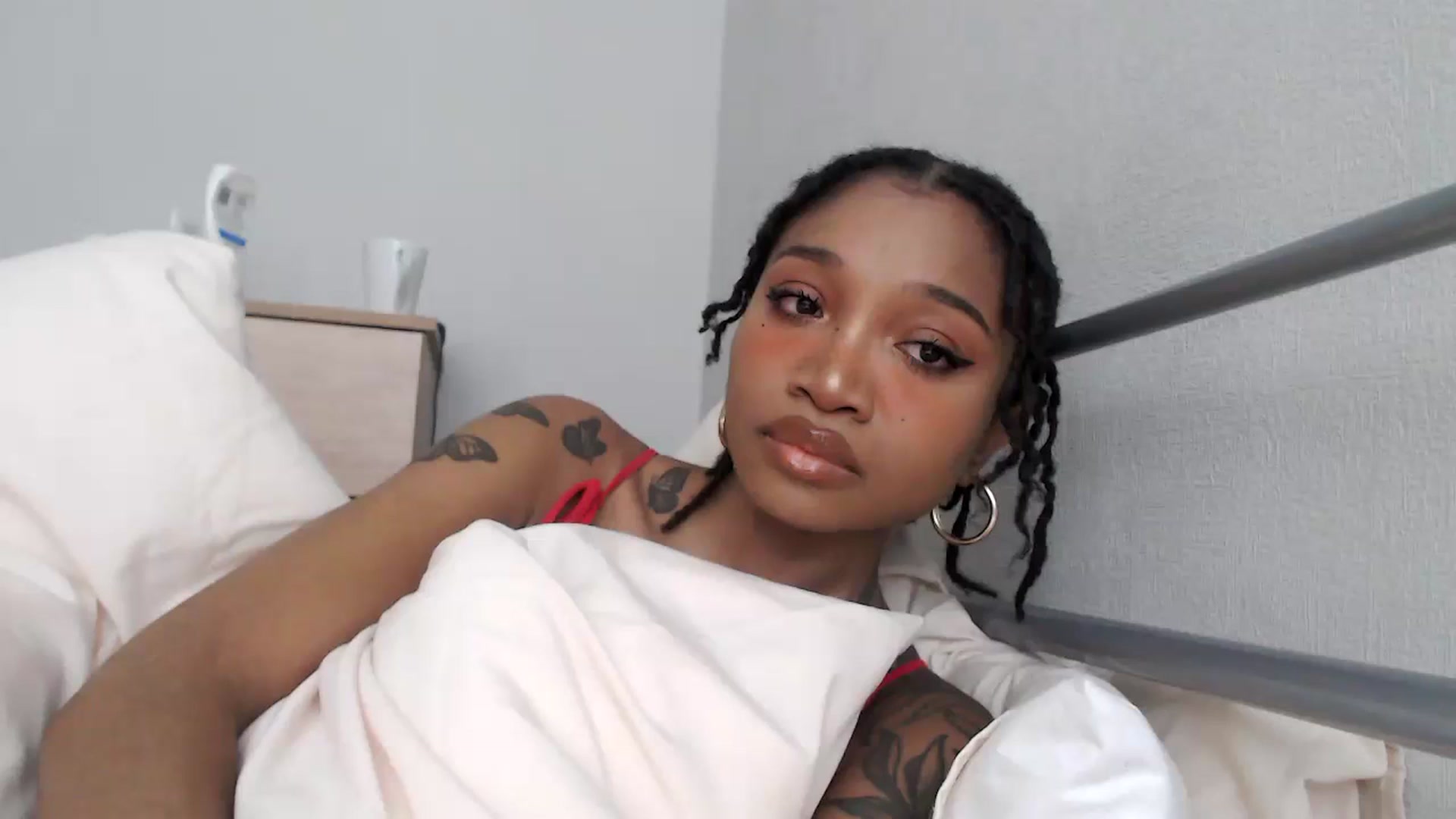 Gallery image thumbnail from KimmiDoka's myfreecams stream on, 05/07/2024, 16:44 image 4 of 20