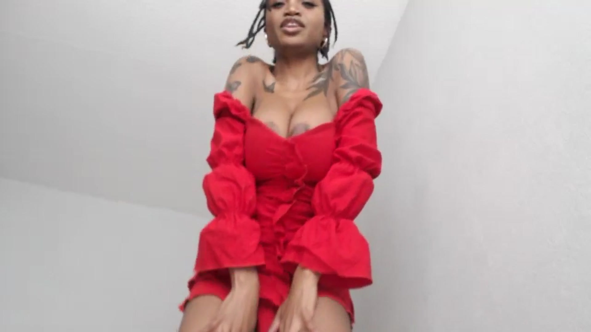 Gallery image thumbnail from KimmiDoka's myfreecams stream on, 05/13/2024, 14:26 image 14 of 20