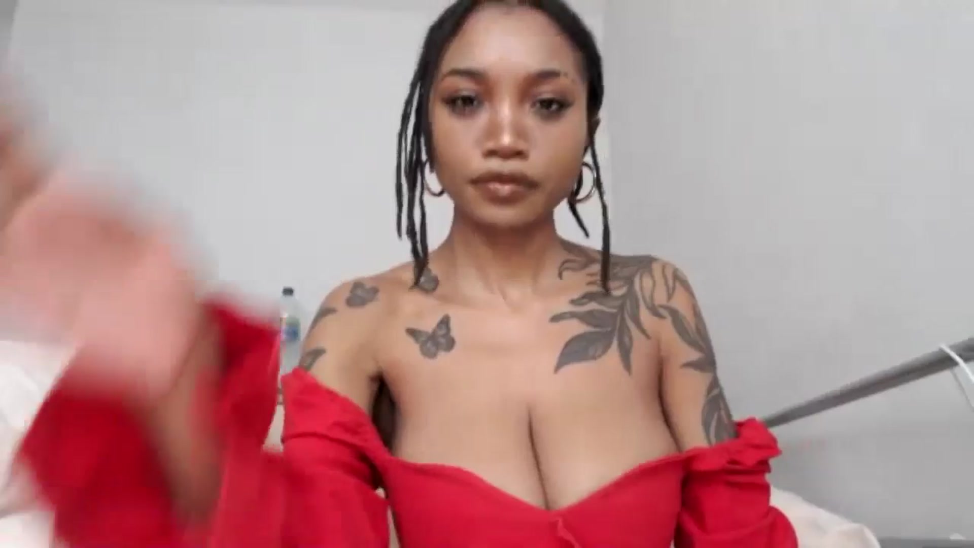 Gallery image thumbnail from KimmiDoka's myfreecams stream on, 05/13/2024, 14:26 image 8 of 20