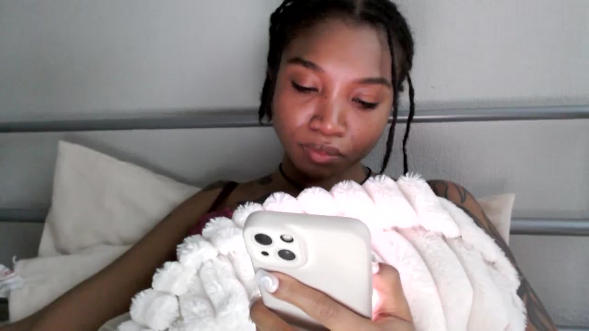 Gallery image thumbnail from KimmiDoka's myfreecams stream on, 07/18/2024, 17:12 image 17 of 20