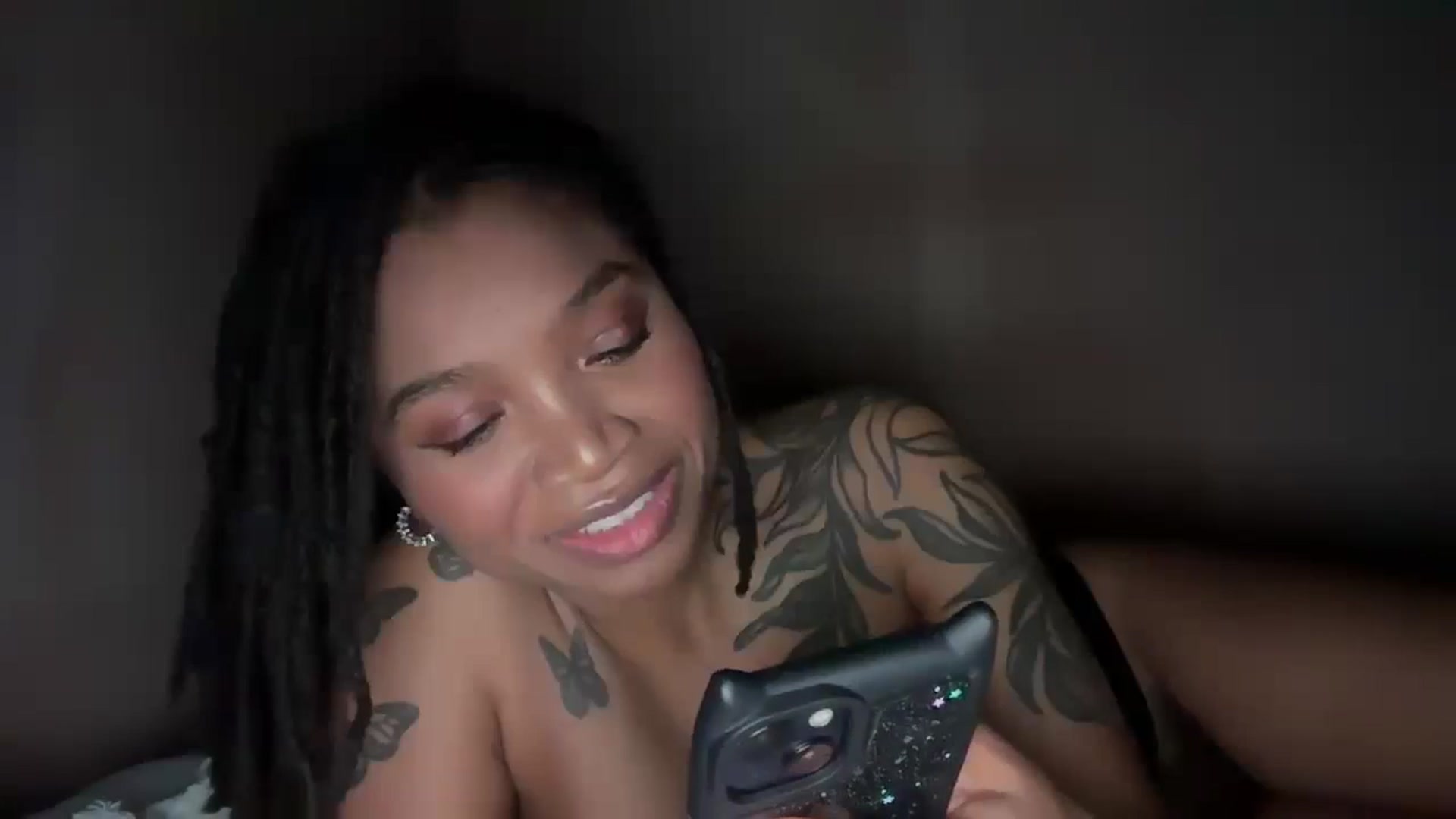 Gallery image thumbnail from KimmiDoka's myfreecams stream on, 12/02/2025, 16:42 image 15 of 20