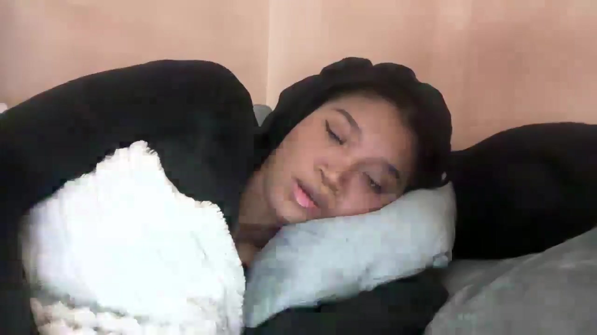 Gallery image thumbnail from KimmiDoka's myfreecams stream on, 01/12/2026, 16:33 image 19 of 20