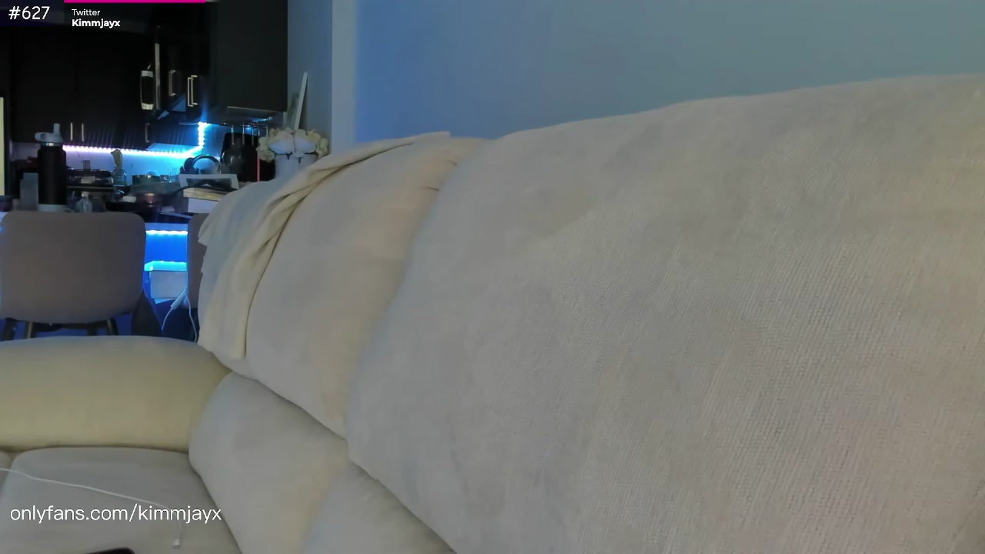 Gallery image thumbnail from Kimmjayx's myfreecams stream on, 11/17/2022, 21:45 image 6 of 20