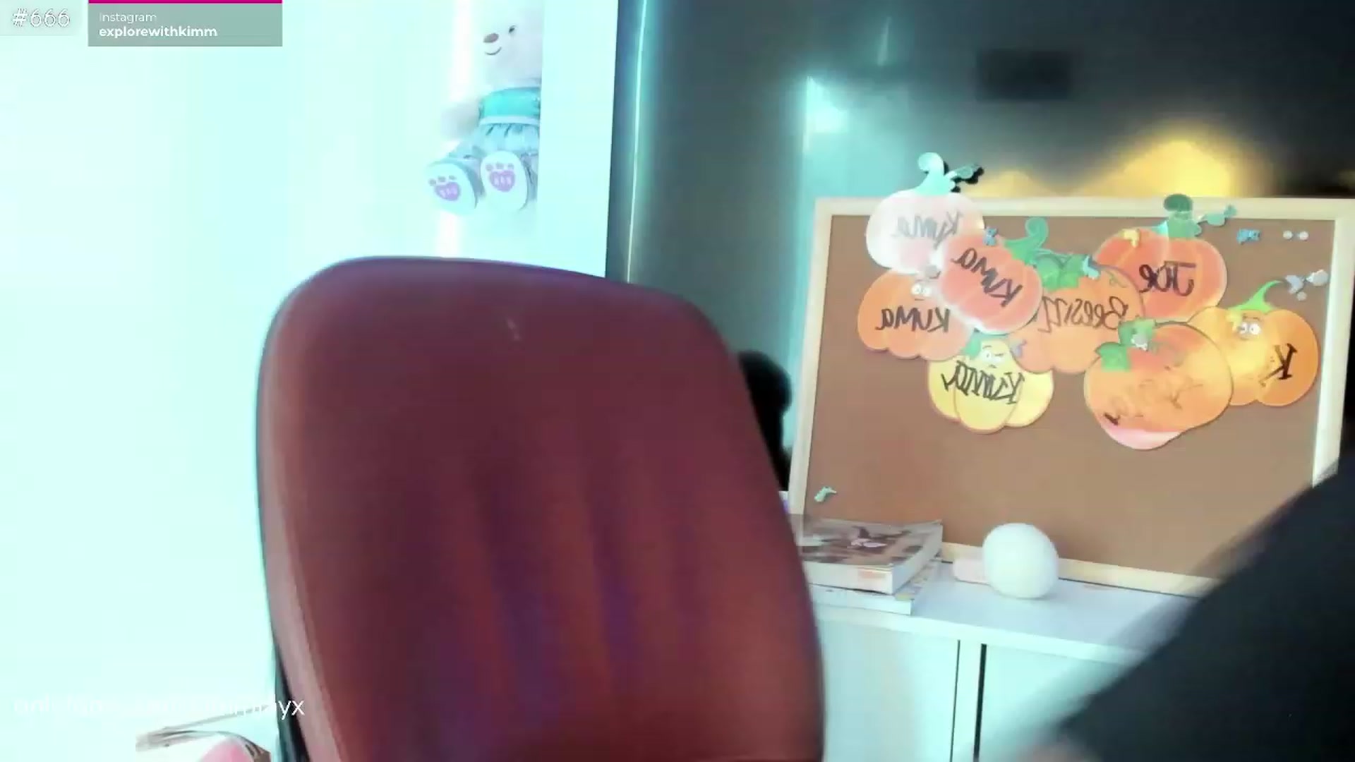 Gallery image thumbnail from Kimmjayx's myfreecams stream on, 11/18/2022, 21:07 image 19 of 20