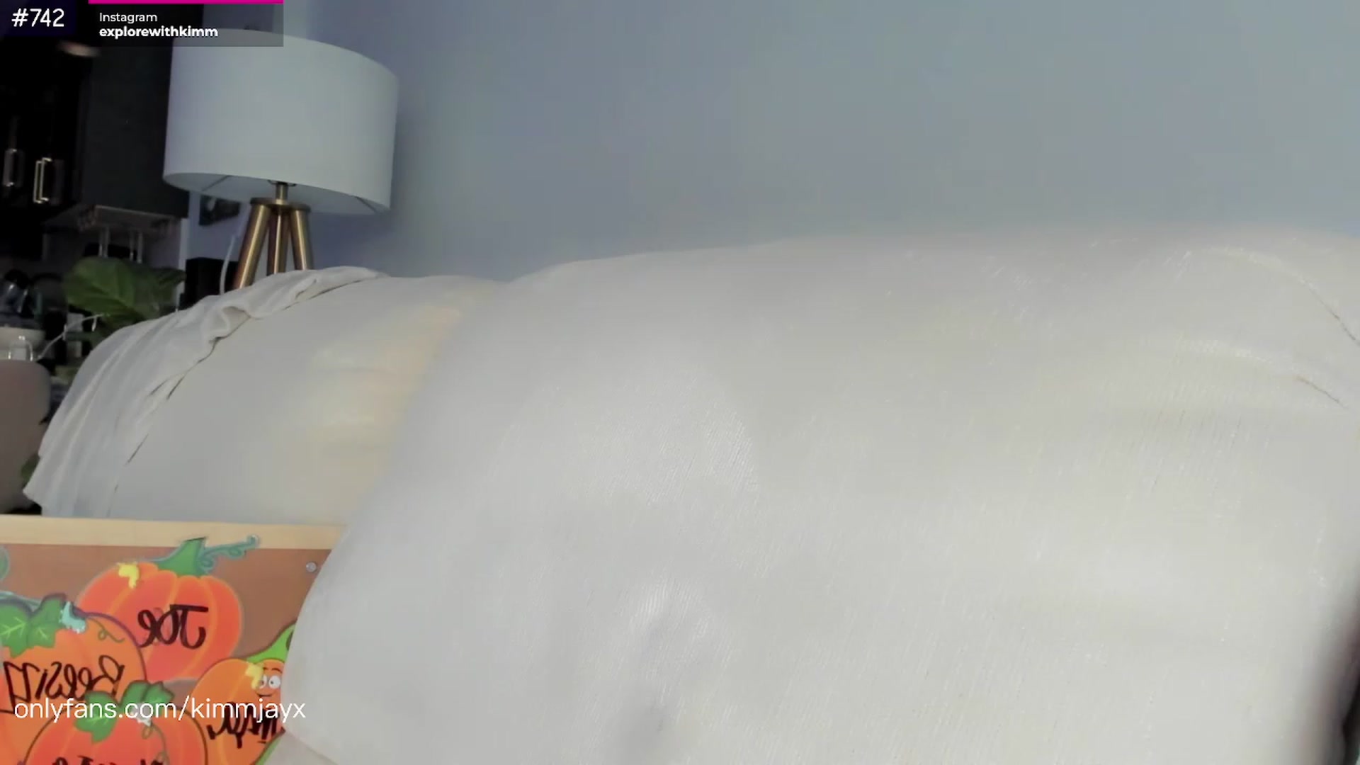 Gallery image thumbnail from Kimmjayx's myfreecams stream on, 11/21/2022, 22:04 image 14 of 20