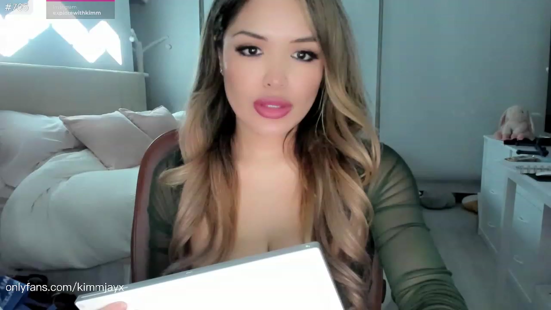 Gallery image thumbnail from Kimmjayx's myfreecams stream on, 11/22/2022, 04:58 image 4 of 20