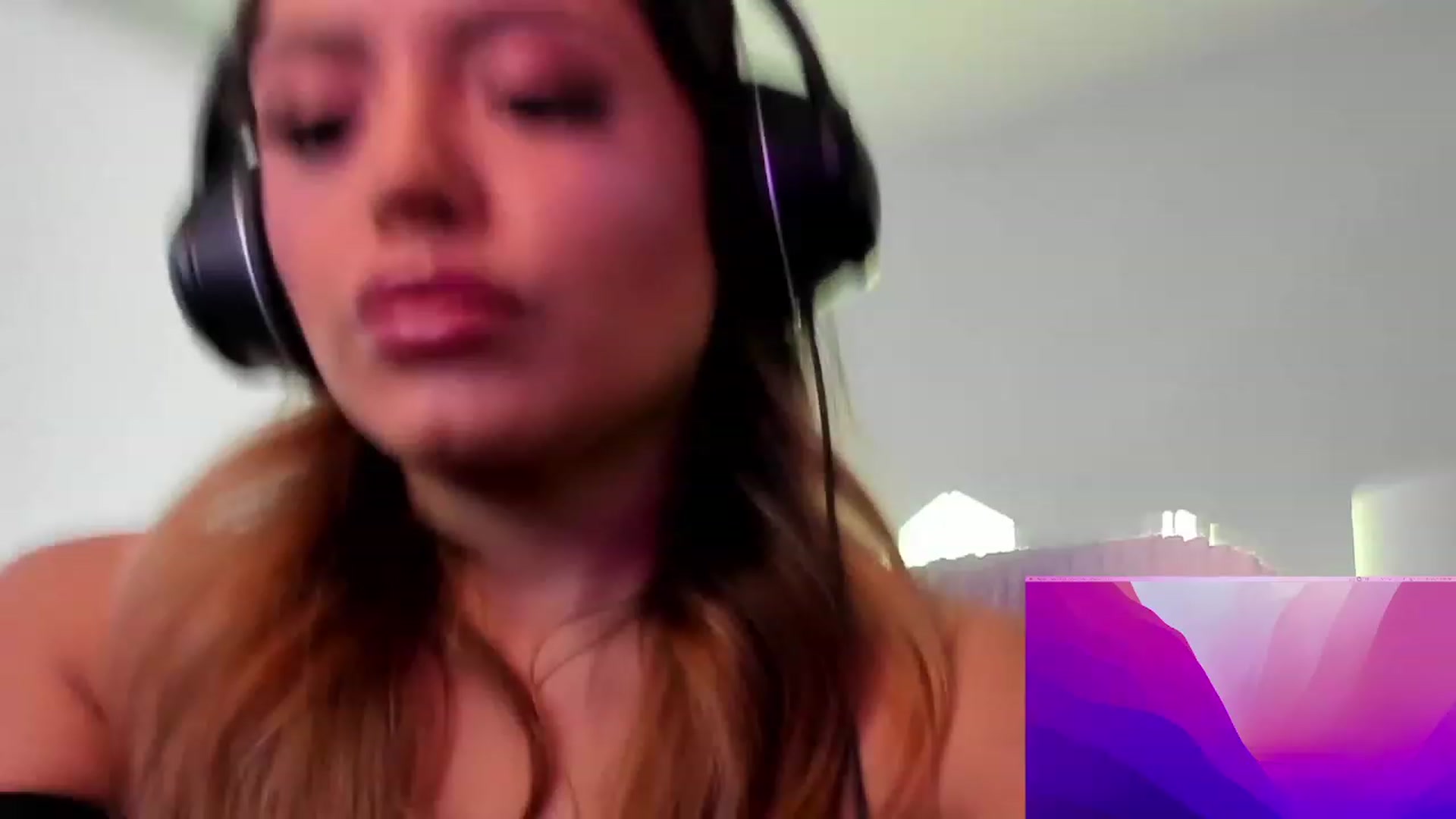 Gallery image thumbnail from Kimmjayx's myfreecams stream on, 12/01/2022, 20:32 image 3 of 20