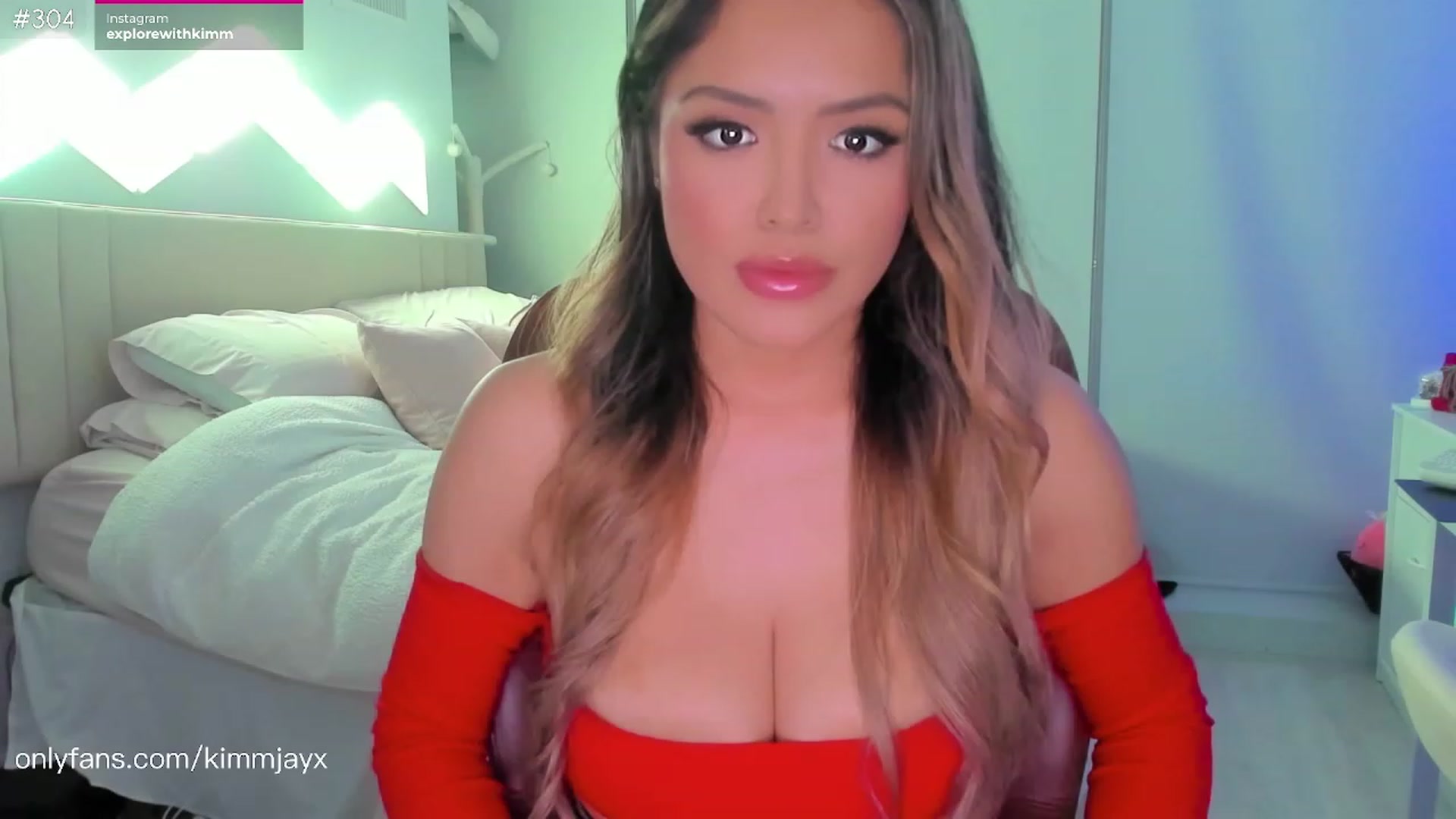 Gallery image thumbnail from Kimmjayx's myfreecams stream on, 12/08/2022, 22:00 image 8 of 20