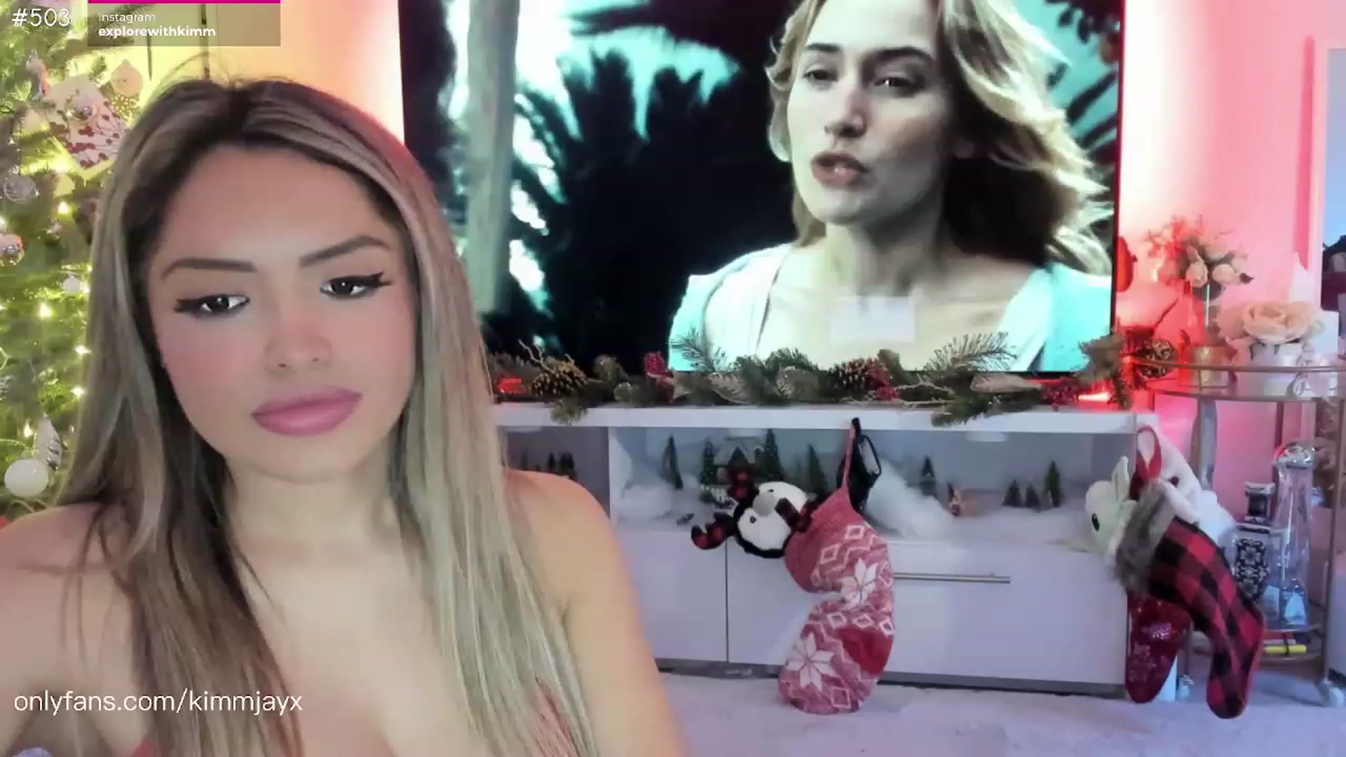 Gallery image thumbnail from Kimmjayx's myfreecams stream on, 12/24/2022, 08:46 image 14 of 20
